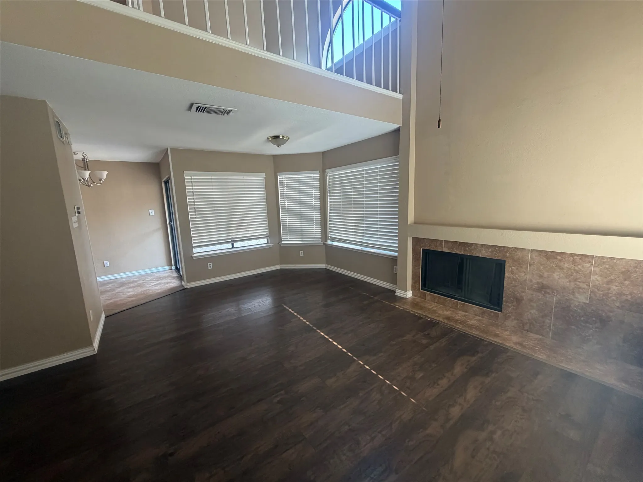 Townhouse For Sale in Dallas County , 517 Ranch Trail 127, Irving, Texas 75063, 2 Bedroom, 2 Bathroom, 1 Garage spaces, 1,189 Sqft, built in 1985, mls#21387766, Real Estate Agent in Irving, Homes For Sale in Dallas county, Homes For Sale in Irving, Realtor in Irving Texas, Real Estate Brokerage Independent Realty Texas, Luminita Cordes Realtor