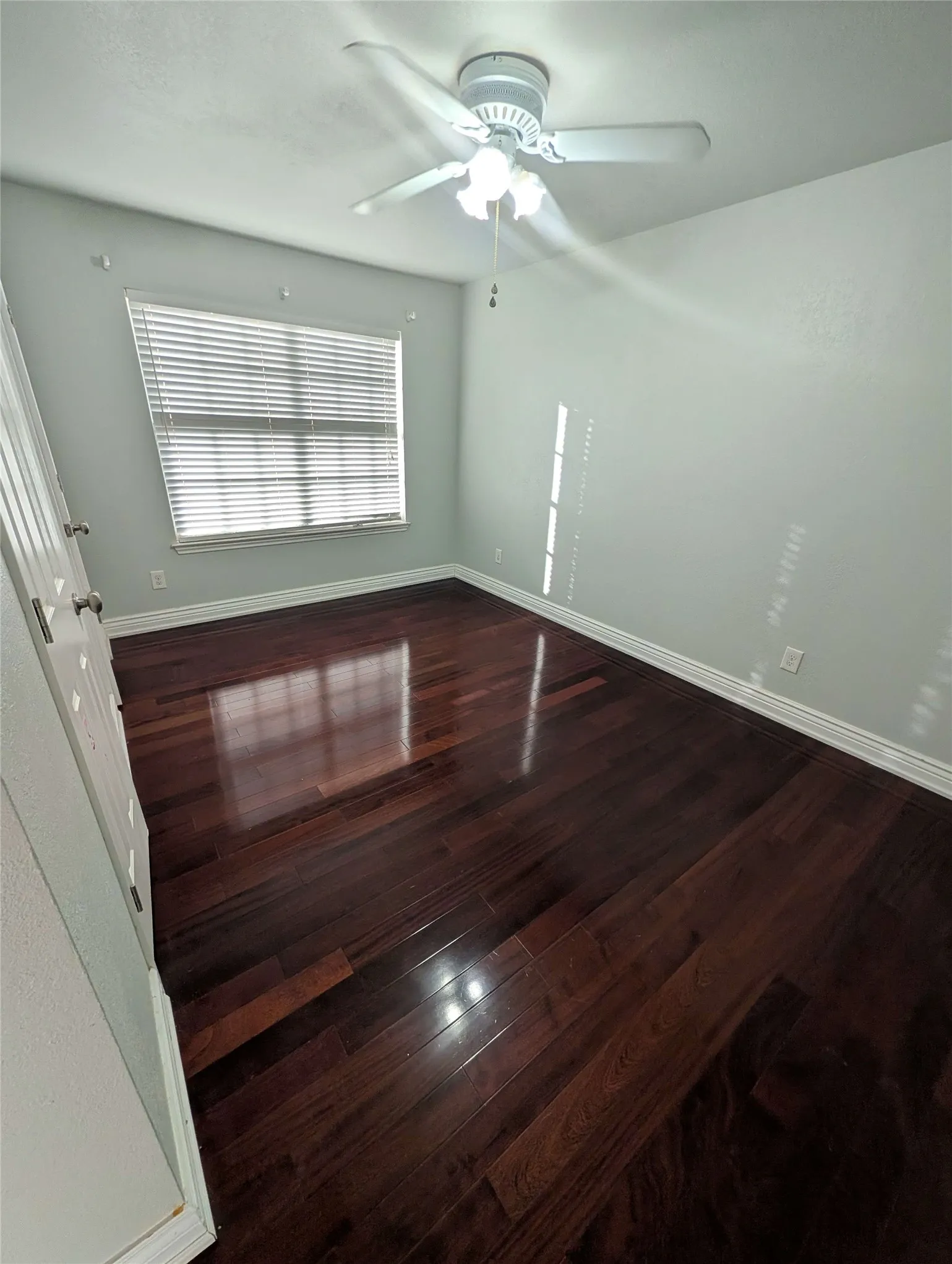 Single Family Residence For Rent in Denton County , 1940 Cedar Ridge Drive, Lewisville, Texas 75067, 3 Bedroom, 3 Bathroom, 2 Garage spaces, 2,141 Sqft, built in 1985, mls#21386545, Real Estate Agent in Lewisville, Homes For Rent in Denton county, Homes For Rent in Lewisville, Realtor in Lewisville Texas, Real Estate Brokerage Independent Realty Texas, Luminita Cordes Realtor