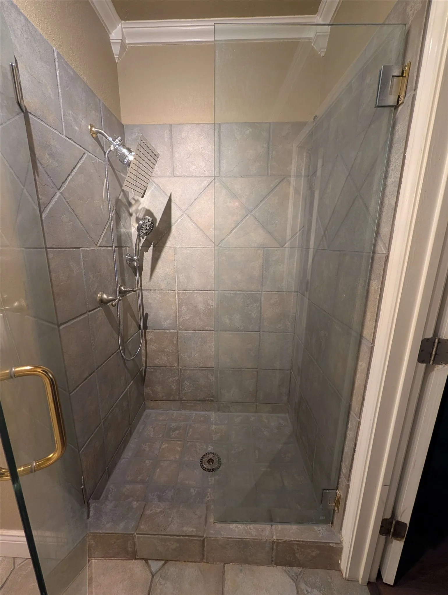 Single Family Residence For Rent in Denton County , 1940 Cedar Ridge Drive, Lewisville, Texas 75067, 3 Bedroom, 3 Bathroom, 2 Garage spaces, 2,141 Sqft, built in 1985, mls#21386545, Real Estate Agent in Lewisville, Homes For Rent in Denton county, Homes For Rent in Lewisville, Realtor in Lewisville Texas, Real Estate Brokerage Independent Realty Texas, Luminita Cordes Realtor