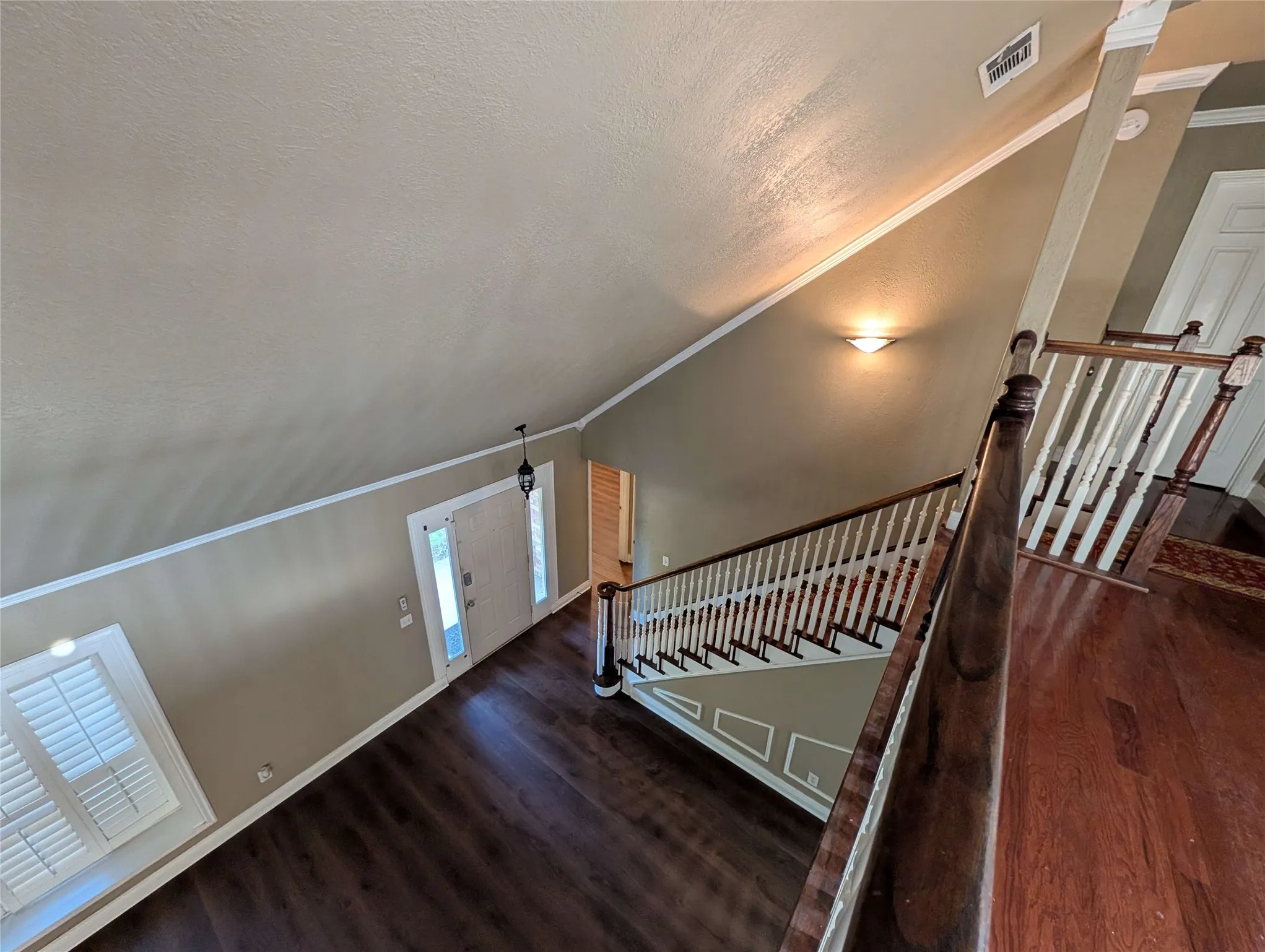 Single Family Residence For Rent in Denton County , 1940 Cedar Ridge Drive, Lewisville, Texas 75067, 3 Bedroom, 3 Bathroom, 2 Garage spaces, 2,141 Sqft, built in 1985, mls#21386545, Real Estate Agent in Lewisville, Homes For Rent in Denton county, Homes For Rent in Lewisville, Realtor in Lewisville Texas, Real Estate Brokerage Independent Realty Texas, Luminita Cordes Realtor