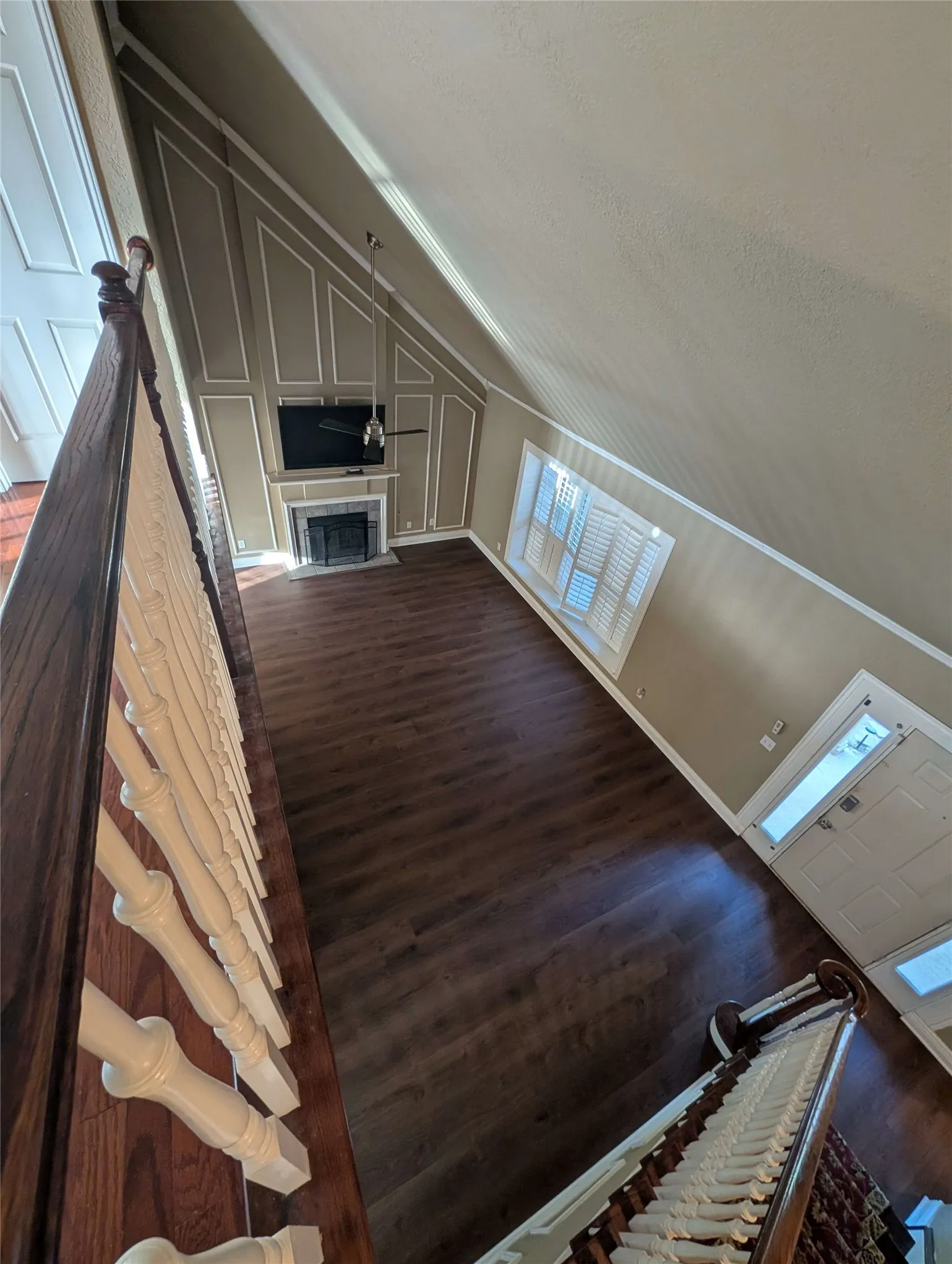 Single Family Residence For Rent in Denton County , 1940 Cedar Ridge Drive, Lewisville, Texas 75067, 3 Bedroom, 3 Bathroom, 2 Garage spaces, 2,141 Sqft, built in 1985, mls#21386545, Real Estate Agent in Lewisville, Homes For Rent in Denton county, Homes For Rent in Lewisville, Realtor in Lewisville Texas, Real Estate Brokerage Independent Realty Texas, Luminita Cordes Realtor
