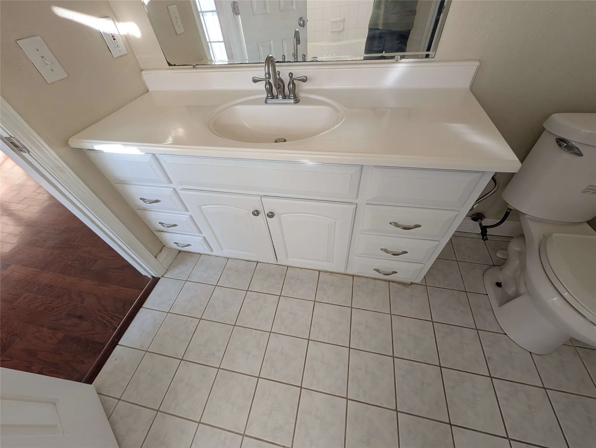 Single Family Residence For Rent in Denton County , 1940 Cedar Ridge Drive, Lewisville, Texas 75067, 3 Bedroom, 3 Bathroom, 2 Garage spaces, 2,141 Sqft, built in 1985, mls#21386545, Real Estate Agent in Lewisville, Homes For Rent in Denton county, Homes For Rent in Lewisville, Realtor in Lewisville Texas, Real Estate Brokerage Independent Realty Texas, Luminita Cordes Realtor