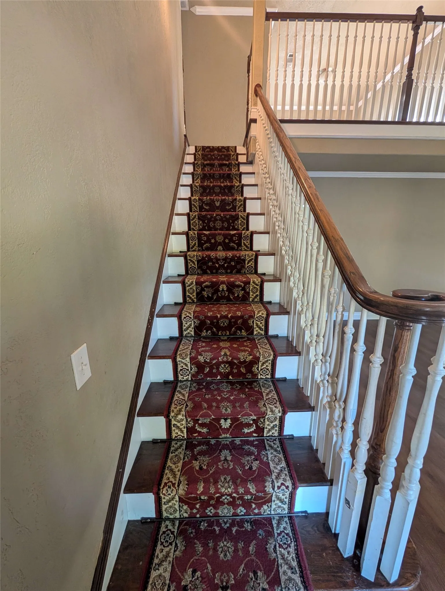Single Family Residence For Rent in Denton County , 1940 Cedar Ridge Drive, Lewisville, Texas 75067, 3 Bedroom, 3 Bathroom, 2 Garage spaces, 2,141 Sqft, built in 1985, mls#21386545, Real Estate Agent in Lewisville, Homes For Rent in Denton county, Homes For Rent in Lewisville, Realtor in Lewisville Texas, Real Estate Brokerage Independent Realty Texas, Luminita Cordes Realtor