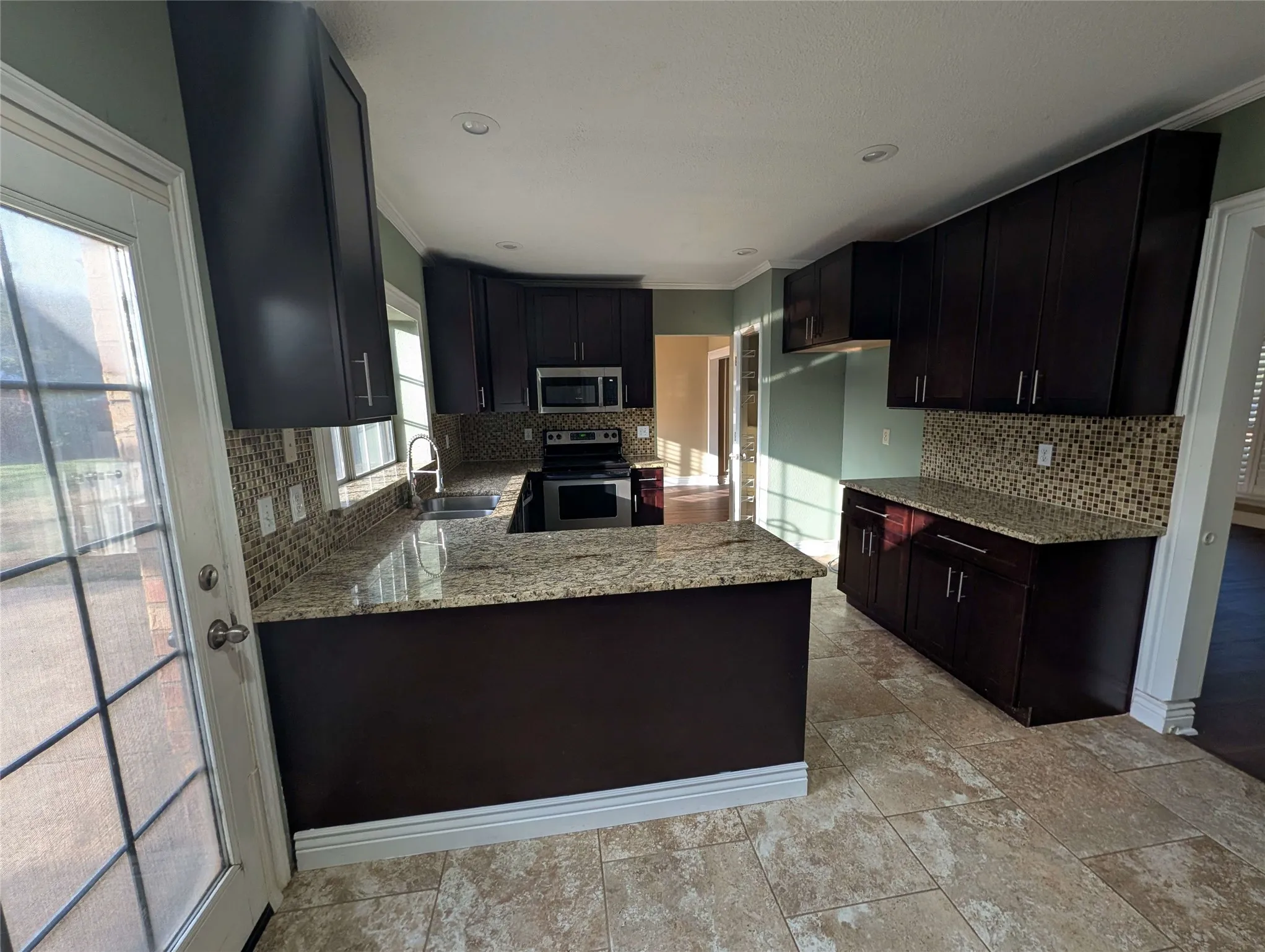 Single Family Residence For Rent in Denton County , 1940 Cedar Ridge Drive, Lewisville, Texas 75067, 3 Bedroom, 3 Bathroom, 2 Garage spaces, 2,141 Sqft, built in 1985, mls#21386545, Real Estate Agent in Lewisville, Homes For Rent in Denton county, Homes For Rent in Lewisville, Realtor in Lewisville Texas, Real Estate Brokerage Independent Realty Texas, Luminita Cordes Realtor