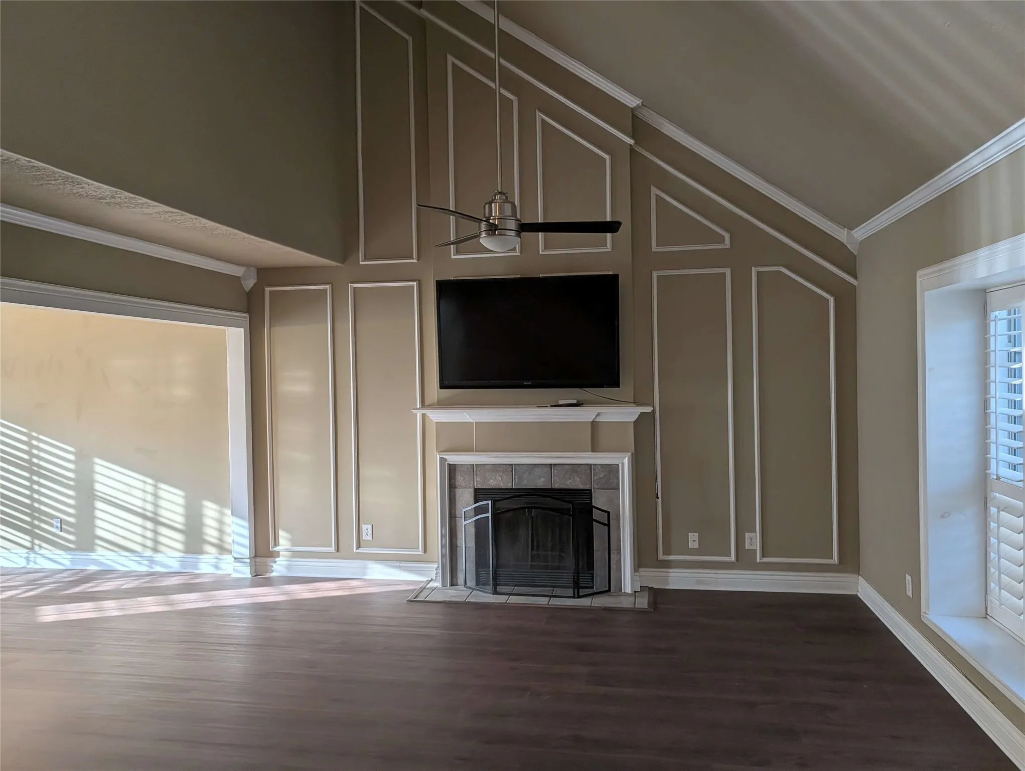 Single Family Residence For Rent in Denton County , 1940 Cedar Ridge Drive, Lewisville, Texas 75067, 3 Bedroom, 3 Bathroom, 2 Garage spaces, 2,141 Sqft, built in 1985, mls#21386545, Real Estate Agent in Lewisville, Homes For Rent in Denton county, Homes For Rent in Lewisville, Realtor in Lewisville Texas, Real Estate Brokerage Independent Realty Texas, Luminita Cordes Realtor