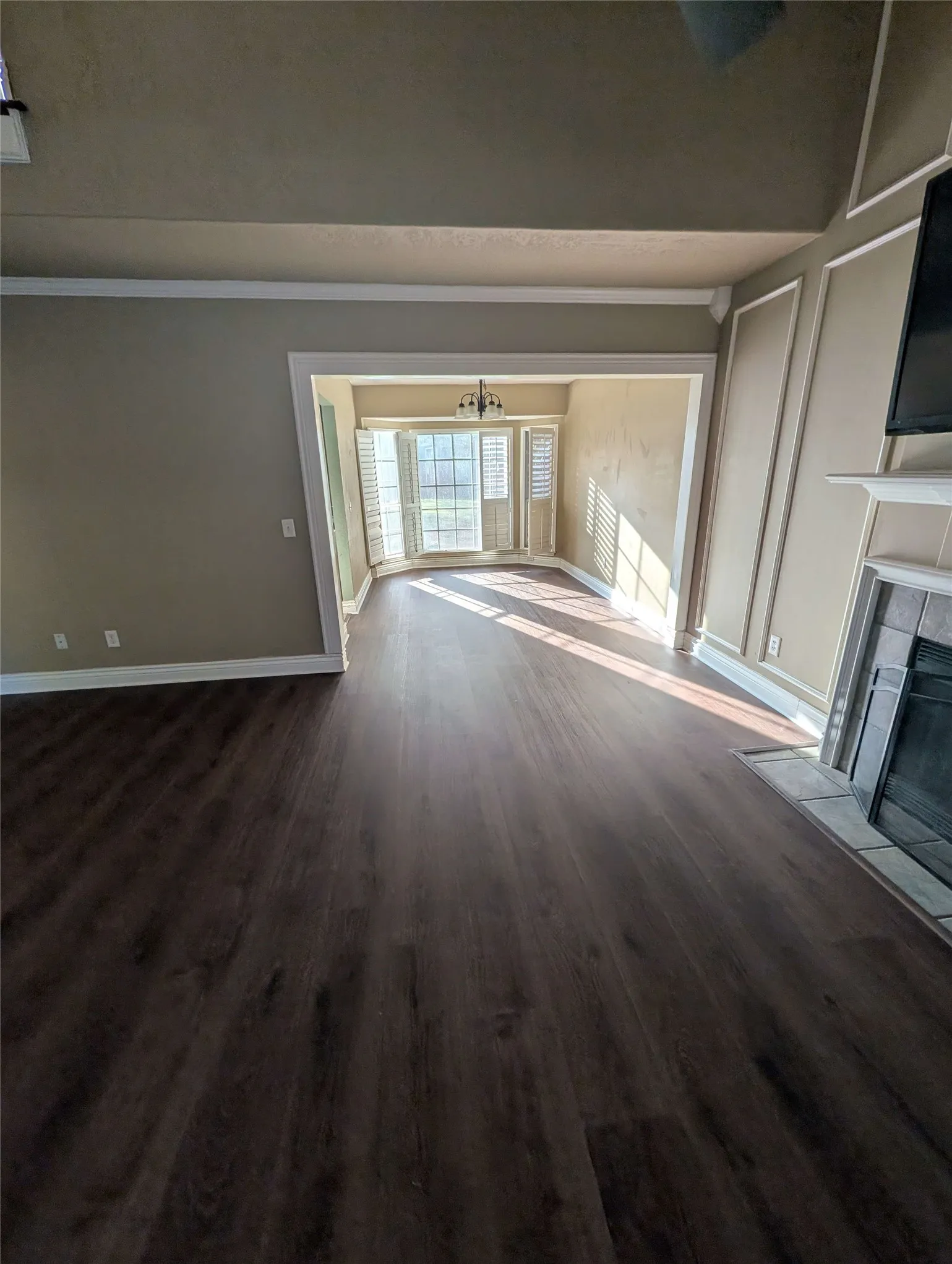 Single Family Residence For Rent in Denton County , 1940 Cedar Ridge Drive, Lewisville, Texas 75067, 3 Bedroom, 3 Bathroom, 2 Garage spaces, 2,141 Sqft, built in 1985, mls#21386545, Real Estate Agent in Lewisville, Homes For Rent in Denton county, Homes For Rent in Lewisville, Realtor in Lewisville Texas, Real Estate Brokerage Independent Realty Texas, Luminita Cordes Realtor