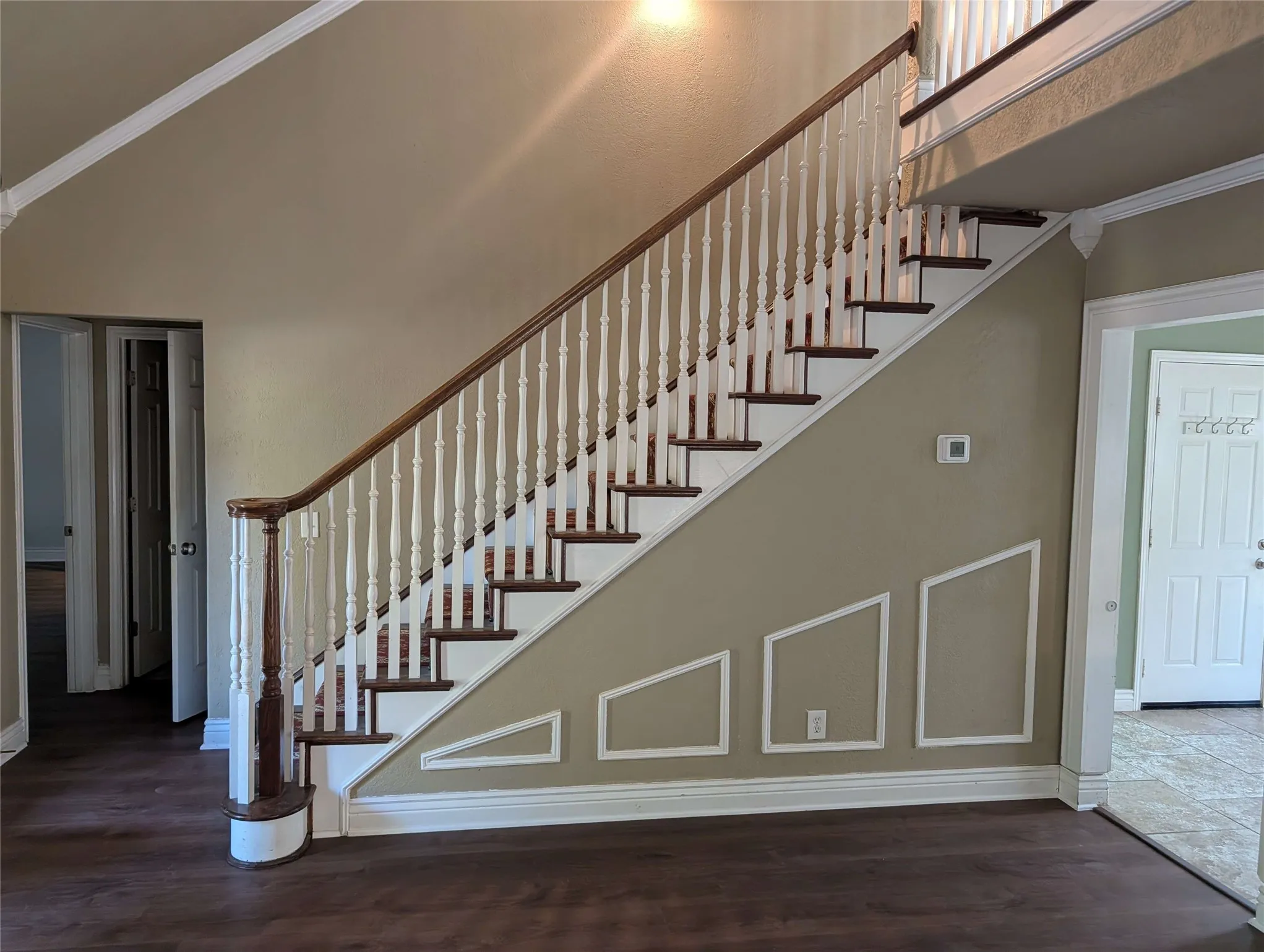Single Family Residence For Rent in Denton County , 1940 Cedar Ridge Drive, Lewisville, Texas 75067, 3 Bedroom, 3 Bathroom, 2 Garage spaces, 2,141 Sqft, built in 1985, mls#21386545, Real Estate Agent in Lewisville, Homes For Rent in Denton county, Homes For Rent in Lewisville, Realtor in Lewisville Texas, Real Estate Brokerage Independent Realty Texas, Luminita Cordes Realtor