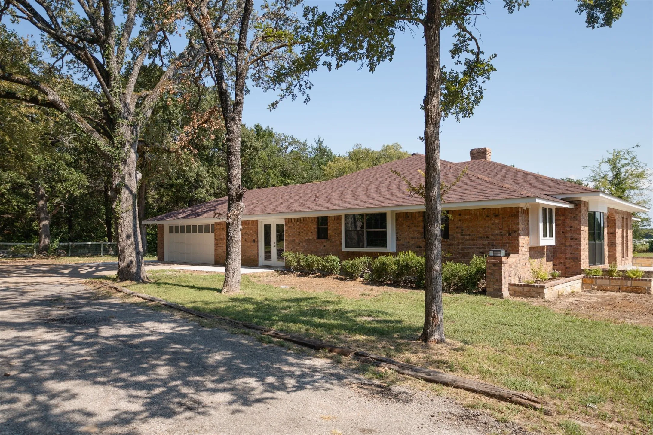 Single Family Residence For Rent in Hunt County , 6373 FM 2101, Quinlan, Texas 75474, 3 Bedroom, 3 Bathroom, 2 Garage spaces, 2,206 Sqft, built in 1984, mls#21388796, Real Estate Agent in Quinlan, Homes For Rent in Hunt county, Homes For Rent in Quinlan, Realtor in Quinlan Texas, Real Estate Brokerage Independent Realty Texas, Luminita Cordes Realtor