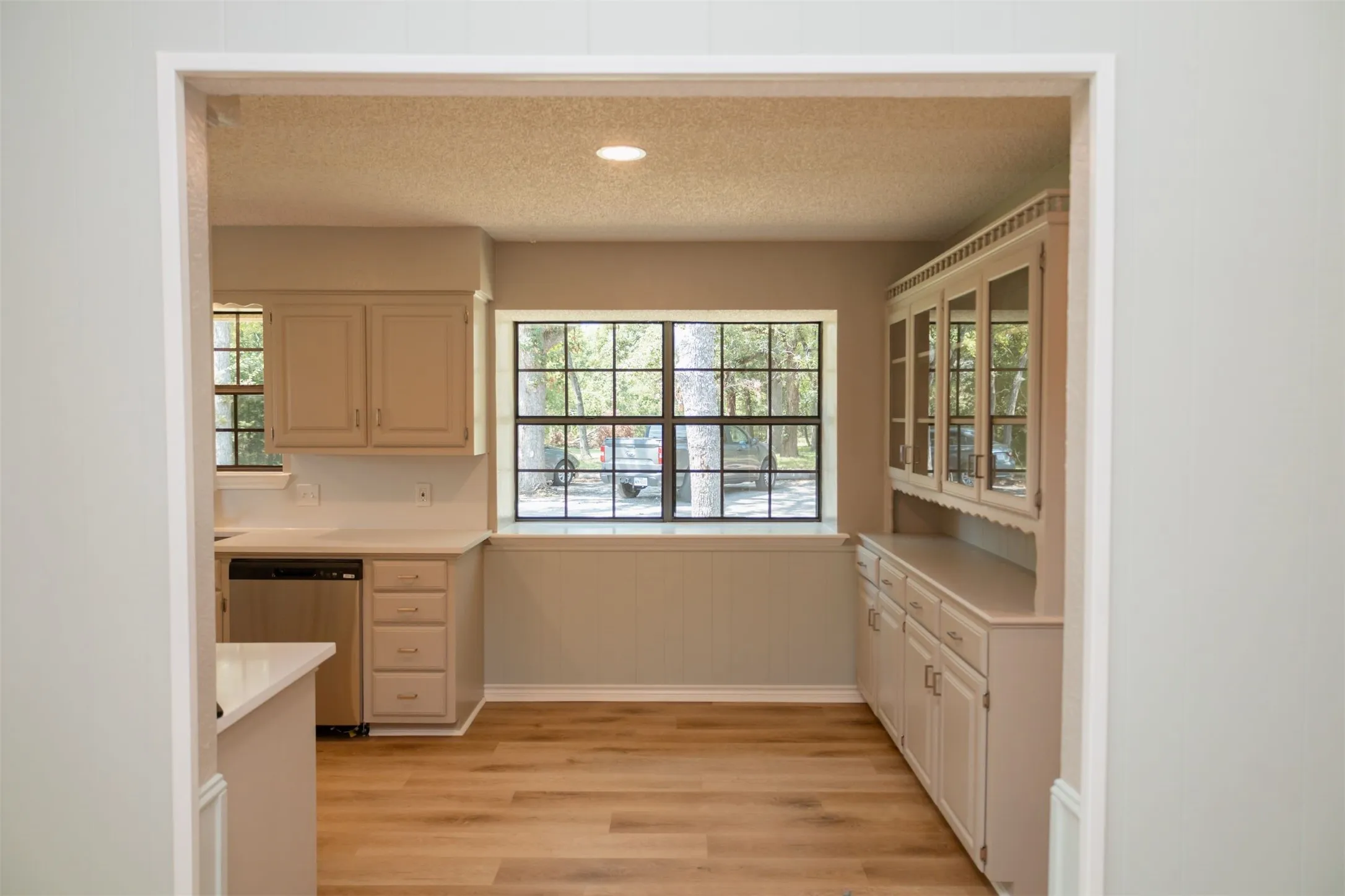 Single Family Residence For Rent in Hunt County , 6373 FM 2101, Quinlan, Texas 75474, 3 Bedroom, 3 Bathroom, 2 Garage spaces, 2,206 Sqft, built in 1984, mls#21388796, Real Estate Agent in Quinlan, Homes For Rent in Hunt county, Homes For Rent in Quinlan, Realtor in Quinlan Texas, Real Estate Brokerage Independent Realty Texas, Luminita Cordes Realtor