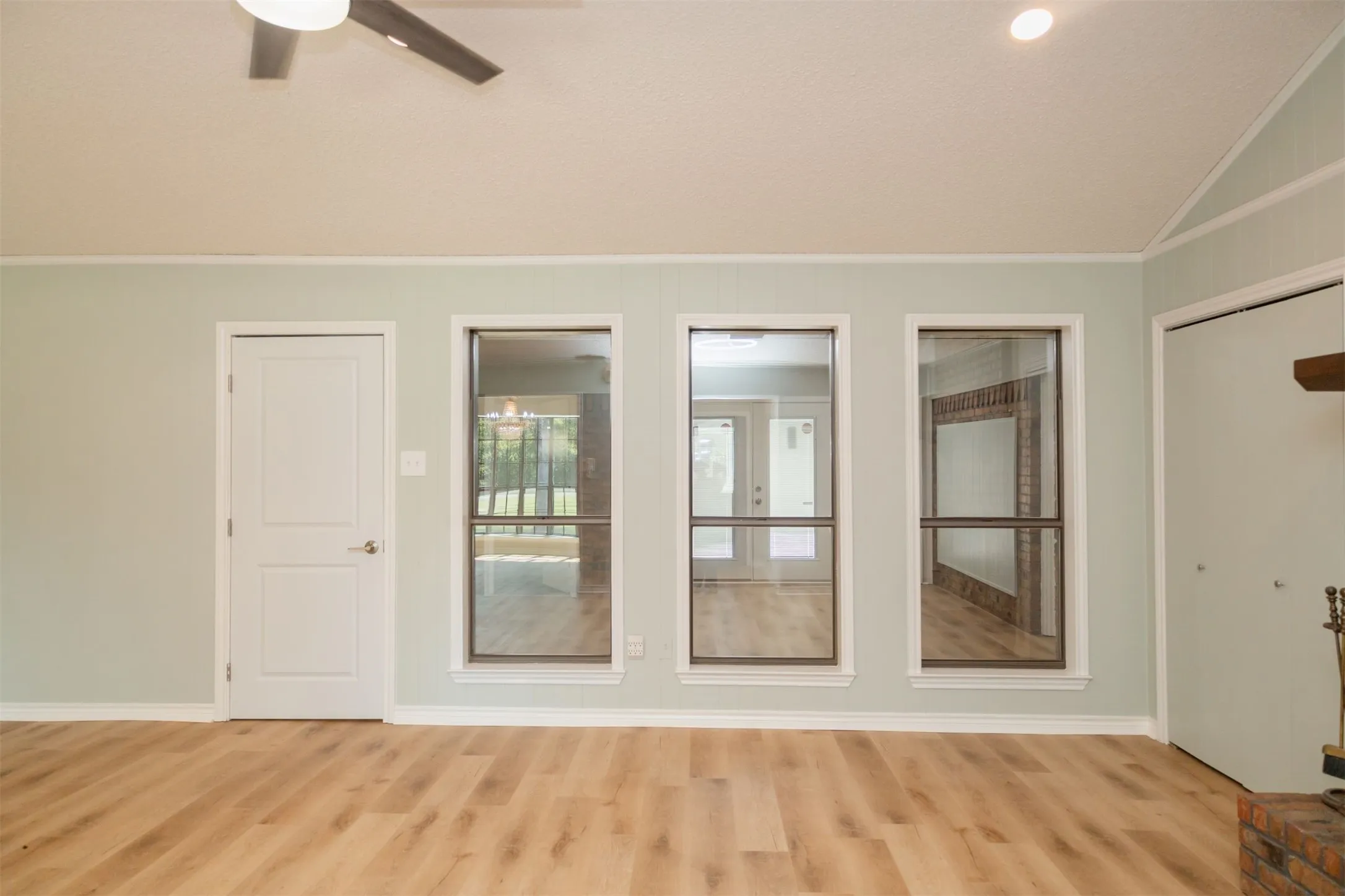 Single Family Residence For Rent in Hunt County , 6373 FM 2101, Quinlan, Texas 75474, 3 Bedroom, 3 Bathroom, 2 Garage spaces, 2,206 Sqft, built in 1984, mls#21388796, Real Estate Agent in Quinlan, Homes For Rent in Hunt county, Homes For Rent in Quinlan, Realtor in Quinlan Texas, Real Estate Brokerage Independent Realty Texas, Luminita Cordes Realtor