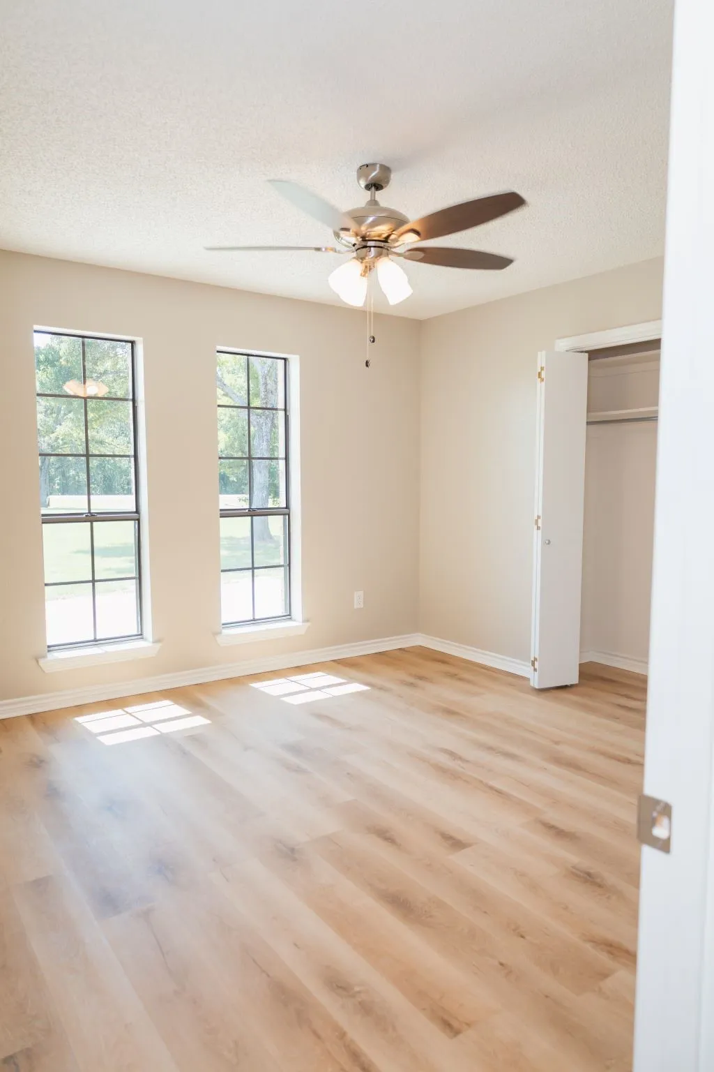 Single Family Residence For Sale in Hunt County , 6373 FM 2101, Quinlan, Texas 75474, 3 Bedroom, 3 Bathroom, 2 Garage spaces, 2,206 Sqft, built in 1984, mls#21388799, Real Estate Agent in Quinlan, Homes For Sale in Hunt county, Homes For Sale in Quinlan, Realtor in Quinlan Texas, Real Estate Brokerage Independent Realty Texas, Luminita Cordes Realtor