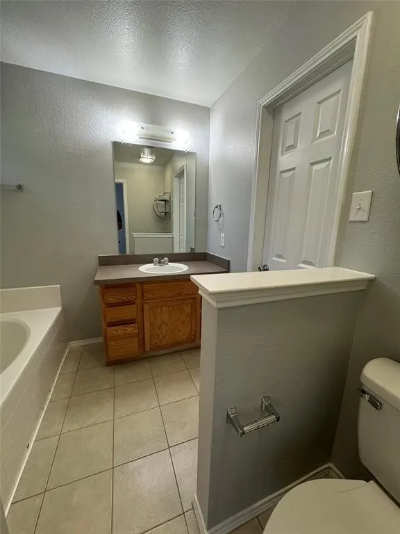 Single Family Residence For Rent in Denton County , 2064 Falls Creek Drive, Little Elm, Texas 75068, 3 Bedroom, 2 Bathroom, 2 Garage spaces, 1,454 Sqft, built in 2002, mls#21388803, Real Estate Agent in Little Elm, Homes For Rent in Denton county, Homes For Rent in Little Elm, Realtor in Little Elm Texas, Real Estate Brokerage Independent Realty Texas, Luminita Cordes Realtor