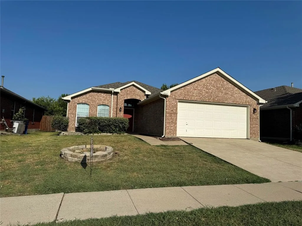 Single Family Residence For Rent in Denton County , 2064 Falls Creek Drive, Little Elm, Texas 75068, 3 Bedroom, 2 Bathroom, 2 Garage spaces, 1,454 Sqft, built in 2002, mls#21388803, Real Estate Agent in Little Elm, Homes For Rent in Denton county, Homes For Rent in Little Elm, Realtor in Little Elm Texas, Real Estate Brokerage Independent Realty Texas, Luminita Cordes Realtor