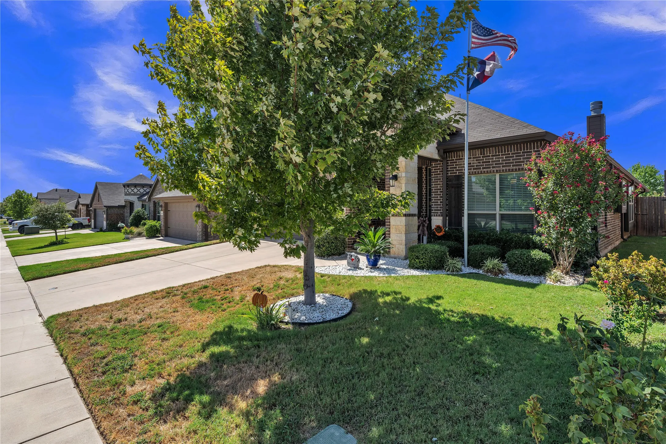 Single Family Residence For Sale in Parker County , 2524 Hadley Street, Weatherford, Texas 76087, 3 Bedroom, 2 Bathroom, 2 Garage spaces, 2,092 Sqft, built in 2018, mls#21388484, Real Estate Agent in Weatherford, Homes For Sale in Parker county, Homes For Sale in Weatherford, Realtor in Weatherford Texas, Real Estate Brokerage Independent Realty Texas, Luminita Cordes Realtor
