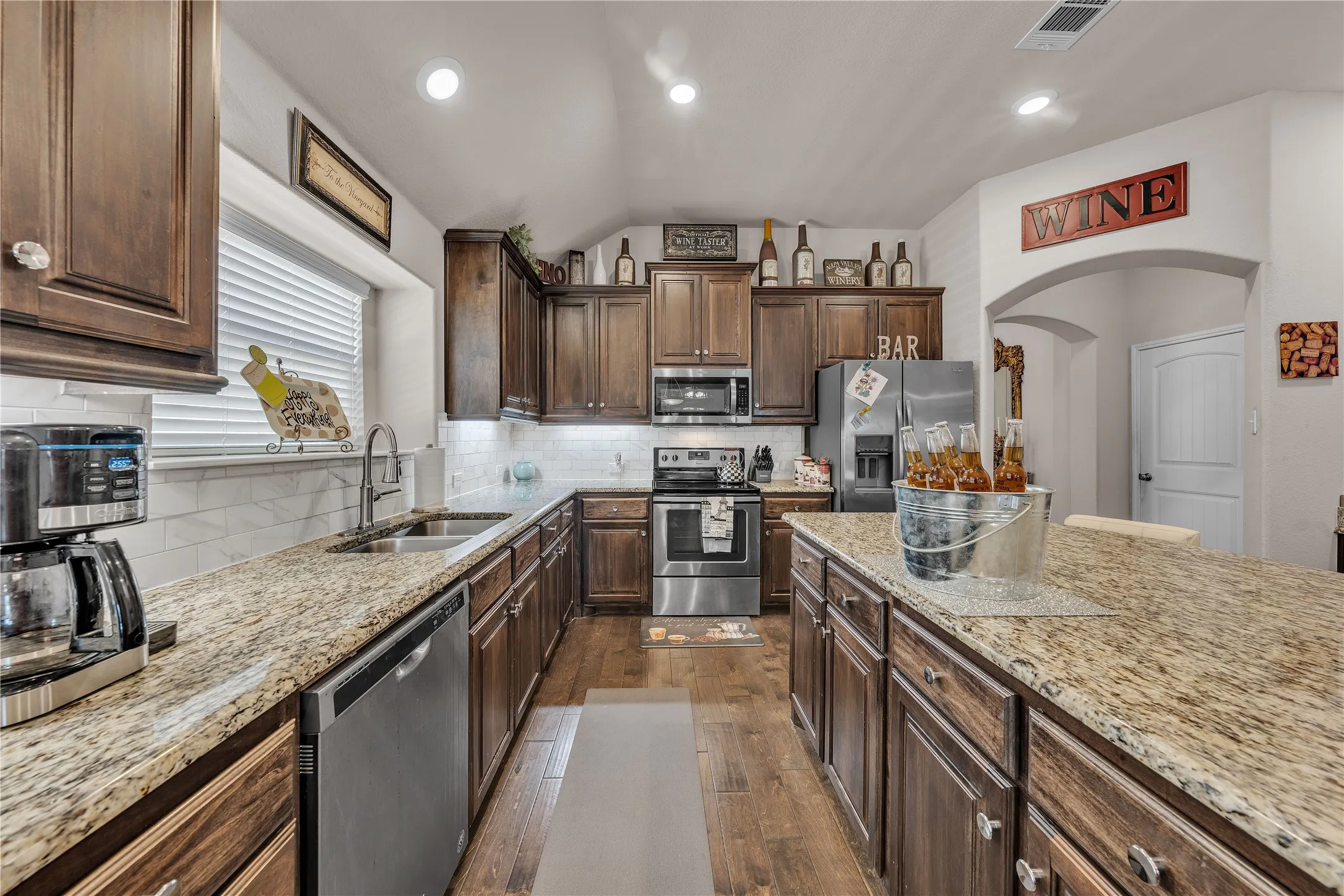 Single Family Residence For Sale in Parker County , 2524 Hadley Street, Weatherford, Texas 76087, 3 Bedroom, 2 Bathroom, 2 Garage spaces, 2,092 Sqft, built in 2018, mls#21388484, Real Estate Agent in Weatherford, Homes For Sale in Parker county, Homes For Sale in Weatherford, Realtor in Weatherford Texas, Real Estate Brokerage Independent Realty Texas, Luminita Cordes Realtor