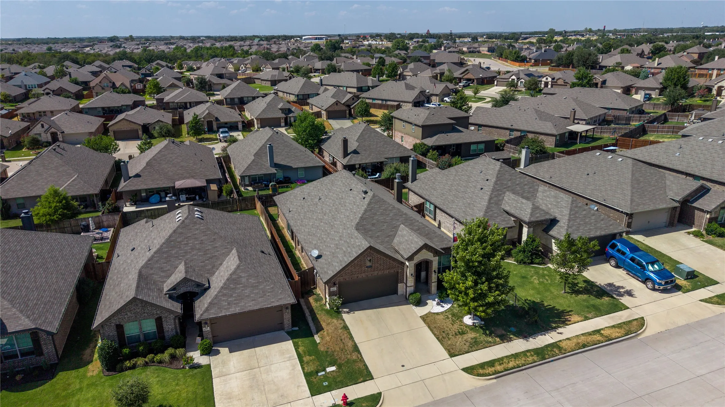Single Family Residence For Sale in Parker County , 2524 Hadley Street, Weatherford, Texas 76087, 3 Bedroom, 2 Bathroom, 2 Garage spaces, 2,092 Sqft, built in 2018, mls#21388484, Real Estate Agent in Weatherford, Homes For Sale in Parker county, Homes For Sale in Weatherford, Realtor in Weatherford Texas, Real Estate Brokerage Independent Realty Texas, Luminita Cordes Realtor