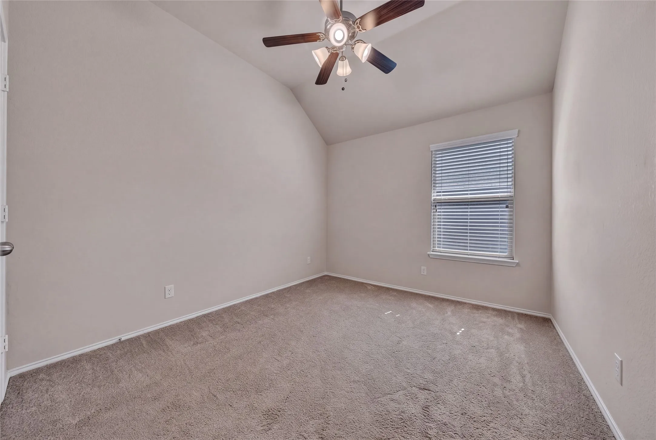 Single Family Residence For Sale in Parker County , 2524 Hadley Street, Weatherford, Texas 76087, 3 Bedroom, 2 Bathroom, 2 Garage spaces, 2,092 Sqft, built in 2018, mls#21388484, Real Estate Agent in Weatherford, Homes For Sale in Parker county, Homes For Sale in Weatherford, Realtor in Weatherford Texas, Real Estate Brokerage Independent Realty Texas, Luminita Cordes Realtor