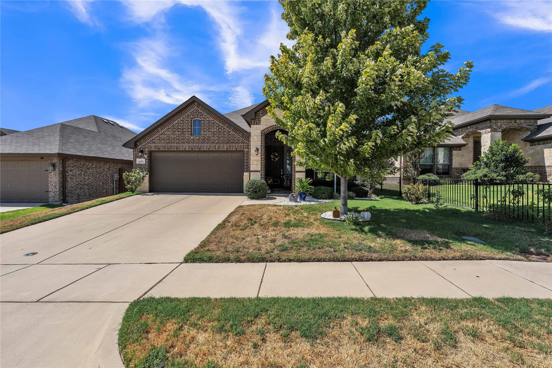 Single Family Residence For Sale in Parker County , 2524 Hadley Street, Weatherford, Texas 76087, 3 Bedroom, 2 Bathroom, 2 Garage spaces, 2,092 Sqft, built in 2018, mls#21388484, Real Estate Agent in Weatherford, Homes For Sale in Parker county, Homes For Sale in Weatherford, Realtor in Weatherford Texas, Real Estate Brokerage Independent Realty Texas, Luminita Cordes Realtor