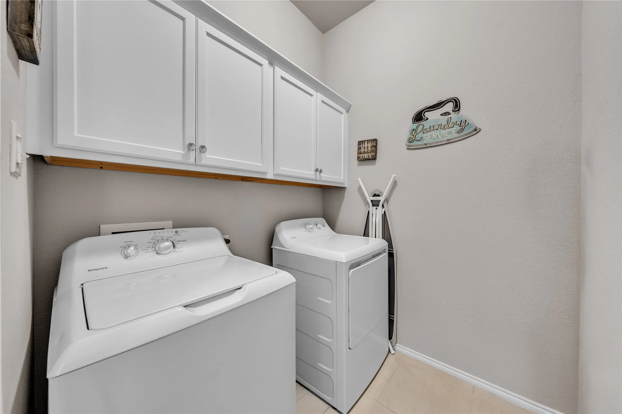 Single Family Residence For Sale in Parker County , 2524 Hadley Street, Weatherford, Texas 76087, 3 Bedroom, 2 Bathroom, 2 Garage spaces, 2,092 Sqft, built in 2018, mls#21388484, Real Estate Agent in Weatherford, Homes For Sale in Parker county, Homes For Sale in Weatherford, Realtor in Weatherford Texas, Real Estate Brokerage Independent Realty Texas, Luminita Cordes Realtor