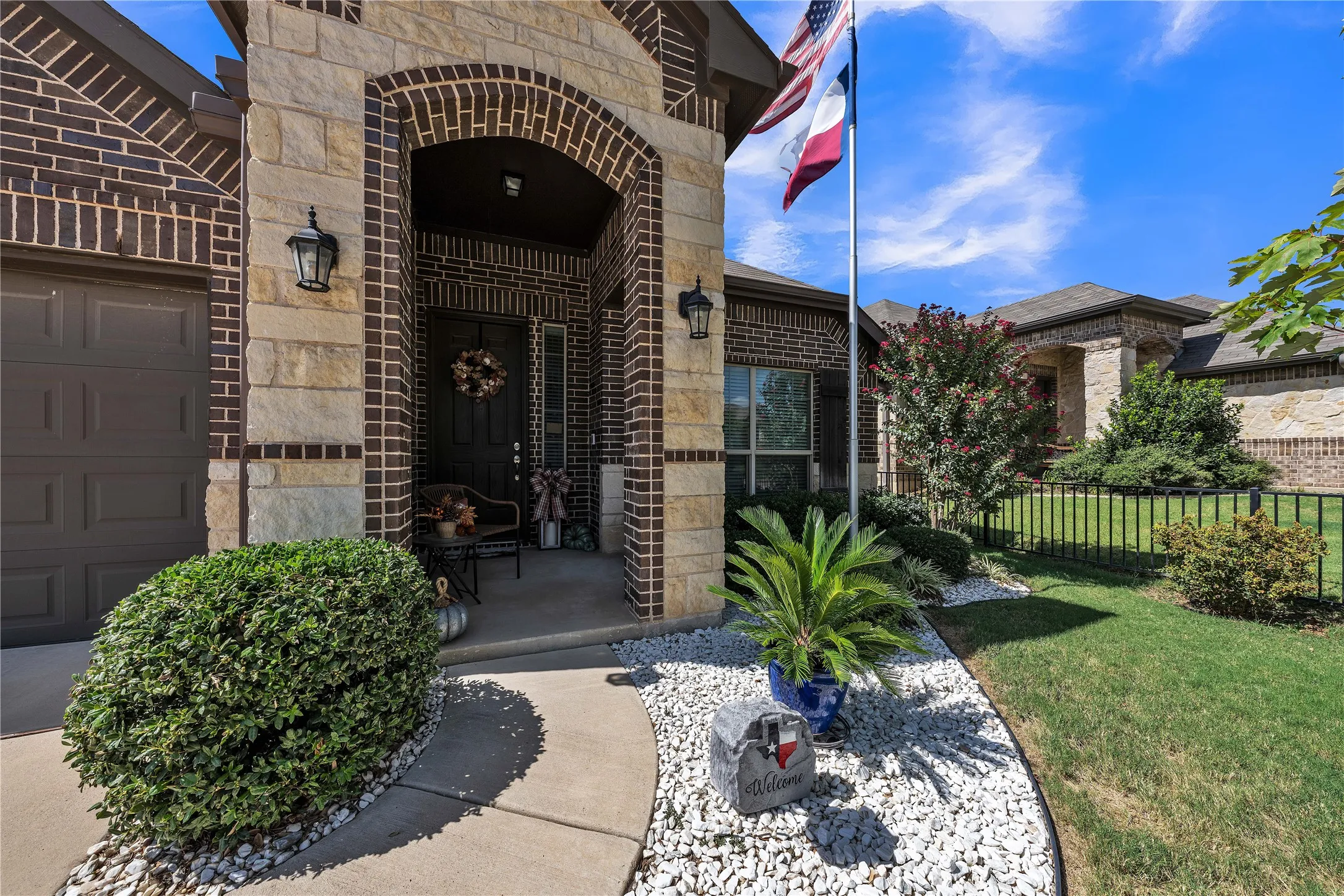 Single Family Residence For Sale in Parker County , 2524 Hadley Street, Weatherford, Texas 76087, 3 Bedroom, 2 Bathroom, 2 Garage spaces, 2,092 Sqft, built in 2018, mls#21388484, Real Estate Agent in Weatherford, Homes For Sale in Parker county, Homes For Sale in Weatherford, Realtor in Weatherford Texas, Real Estate Brokerage Independent Realty Texas, Luminita Cordes Realtor