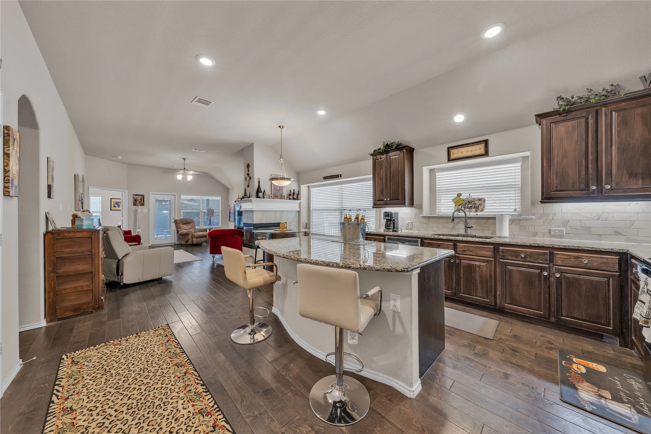 Single Family Residence For Sale in Parker County , 2524 Hadley Street, Weatherford, Texas 76087, 3 Bedroom, 2 Bathroom, 2 Garage spaces, 2,092 Sqft, built in 2018, mls#21388484, Real Estate Agent in Weatherford, Homes For Sale in Parker county, Homes For Sale in Weatherford, Realtor in Weatherford Texas, Real Estate Brokerage Independent Realty Texas, Luminita Cordes Realtor