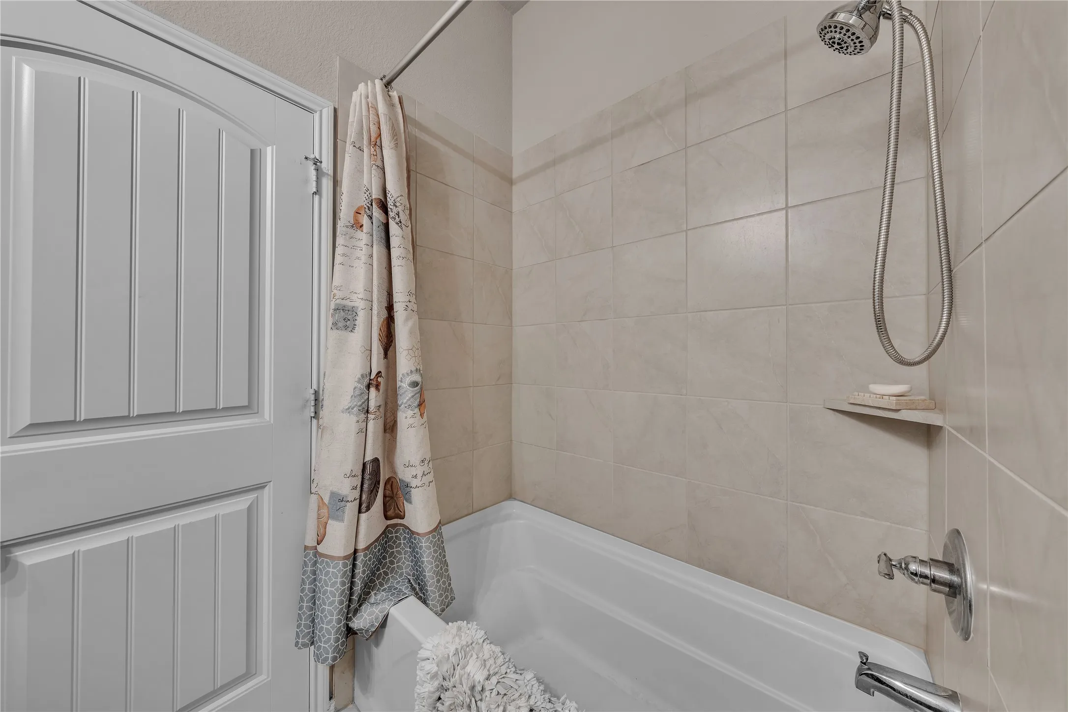 Single Family Residence For Sale in Parker County , 2524 Hadley Street, Weatherford, Texas 76087, 3 Bedroom, 2 Bathroom, 2 Garage spaces, 2,092 Sqft, built in 2018, mls#21388484, Real Estate Agent in Weatherford, Homes For Sale in Parker county, Homes For Sale in Weatherford, Realtor in Weatherford Texas, Real Estate Brokerage Independent Realty Texas, Luminita Cordes Realtor