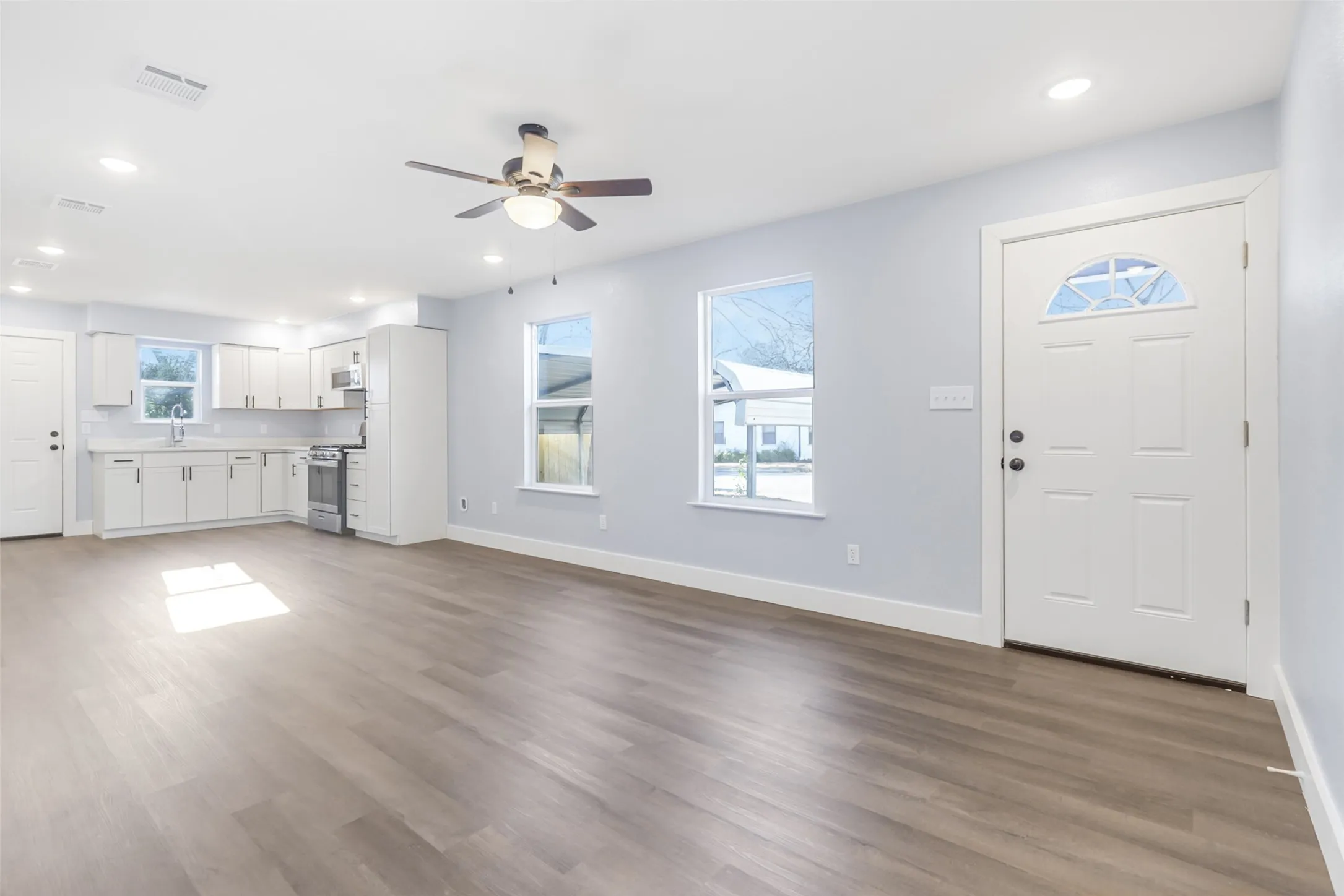 Single Family Residence For Rent in Montague County , 401 Miller Street, Bowie, Texas 76230, 3 Bedroom, 2 Bathroom, Garage spaces, 1,135 Sqft, built in 2025, mls#21388406, Real Estate Agent in Bowie, Homes For Rent in Montague county, Homes For Rent in Bowie, Realtor in Bowie Texas, Real Estate Brokerage Independent Realty Texas, Luminita Cordes Realtor