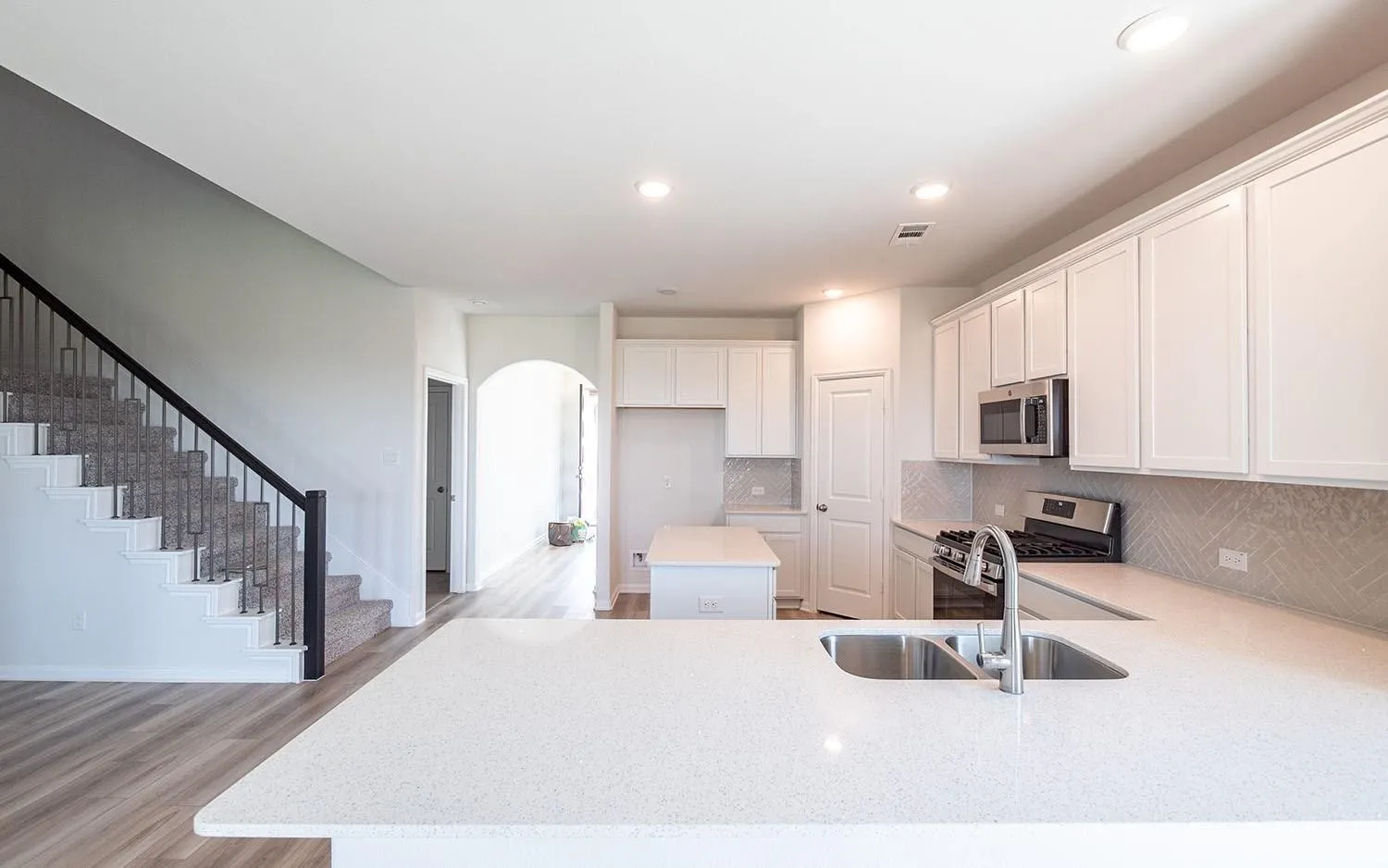 Single Family Residence For Sale in Denton County , 16905 Flagstone Drive, Celina, Texas 75009, 4 Bedroom, 3 Bathroom, 3 Garage spaces, 2,564 Sqft, built in 2023, mls#21388808, Real Estate Agent in Celina, Homes For Sale in Denton county, Homes For Sale in Celina, Realtor in Celina Texas, Real Estate Brokerage Independent Realty Texas, Luminita Cordes Realtor