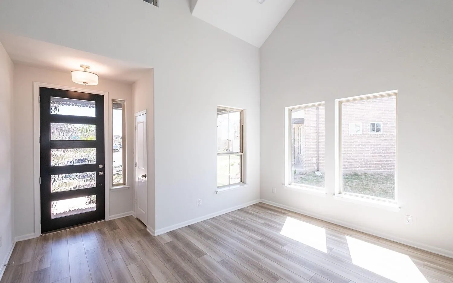 Single Family Residence For Sale in Denton County , 16905 Flagstone Drive, Celina, Texas 75009, 4 Bedroom, 3 Bathroom, 3 Garage spaces, 2,564 Sqft, built in 2023, mls#21388808, Real Estate Agent in Celina, Homes For Sale in Denton county, Homes For Sale in Celina, Realtor in Celina Texas, Real Estate Brokerage Independent Realty Texas, Luminita Cordes Realtor