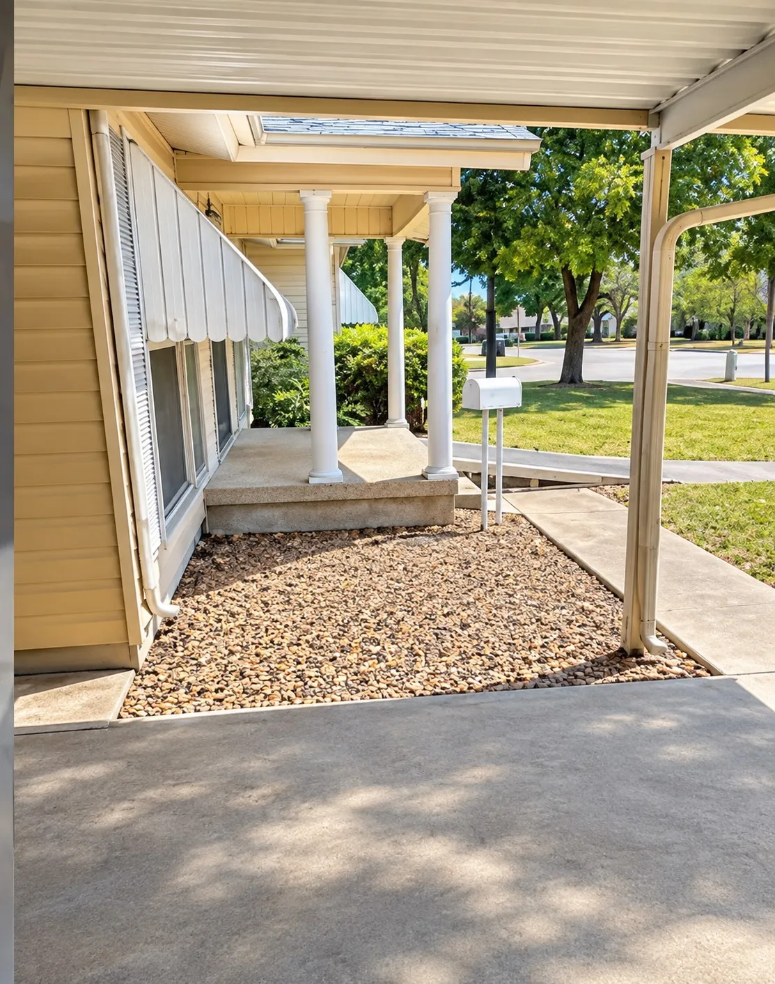 Single Family Residence For Sale in Dallas County , 301 Washington Street, Garland, Texas 75040, 3 Bedroom, 1 Bathroom, 1 Garage spaces, 1,170 Sqft, built in 1955, mls#21388673, Real Estate Agent in Garland, Homes For Sale in Dallas county, Homes For Sale in Garland, Realtor in Garland Texas, Real Estate Brokerage Independent Realty Texas, Luminita Cordes Realtor