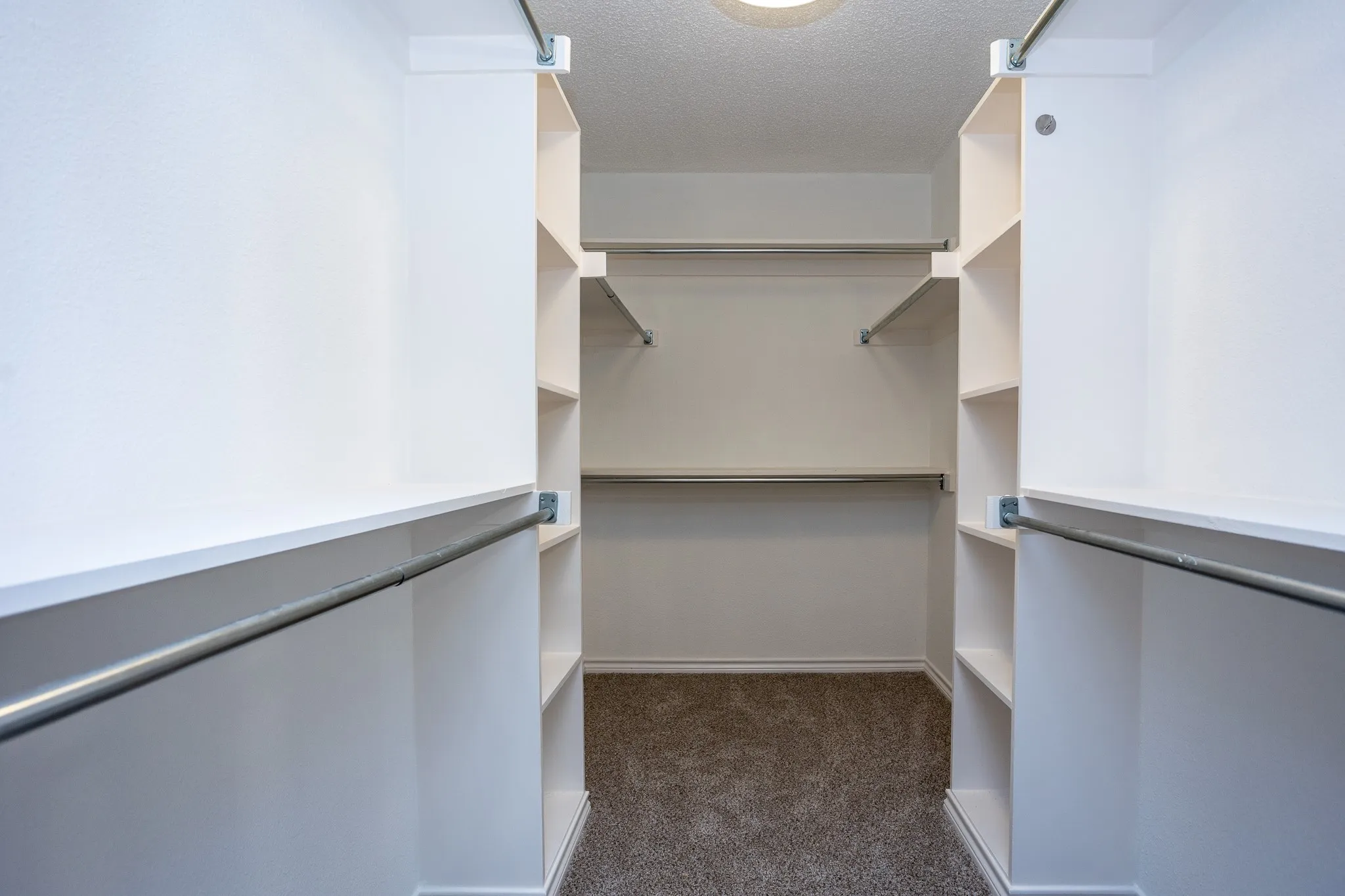 DREAM CLOSET LETS YOU ORGANIZE ALL YOUR CLOTHES AND ACCESSORIES