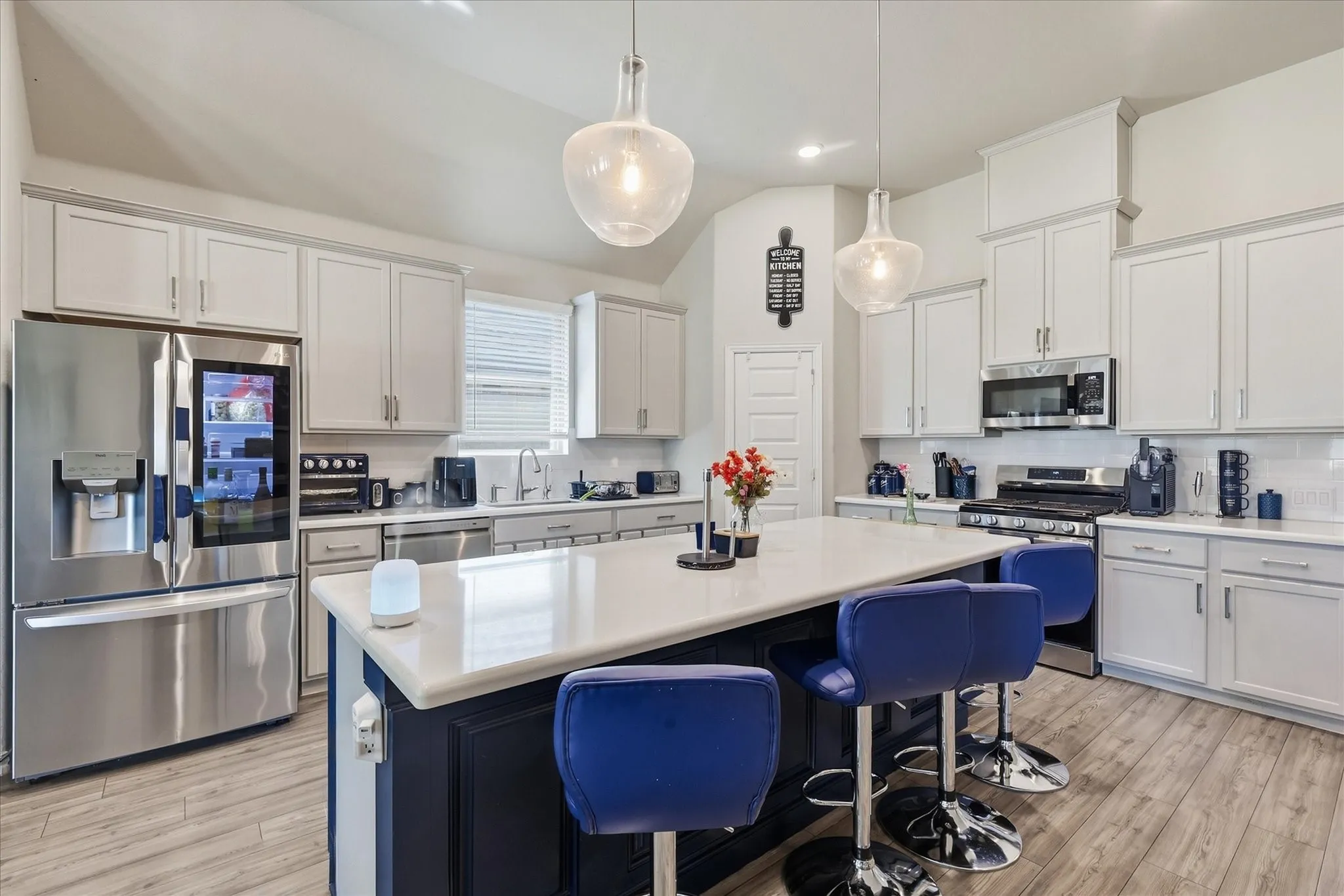 Single Family Residence For Sale in Denton County , 305 Kellan Court, Hickory Creek, Texas 75065, 4 Bedroom, 4 Bathroom, 3 Garage spaces, 2,586 Sqft, built in 2020, mls#21386272, Real Estate Agent in Hickory Creek, Homes For Sale in Denton county, Homes For Sale in Hickory Creek, Realtor in Hickory Creek Texas, Real Estate Brokerage Independent Realty Texas, Luminita Cordes Realtor