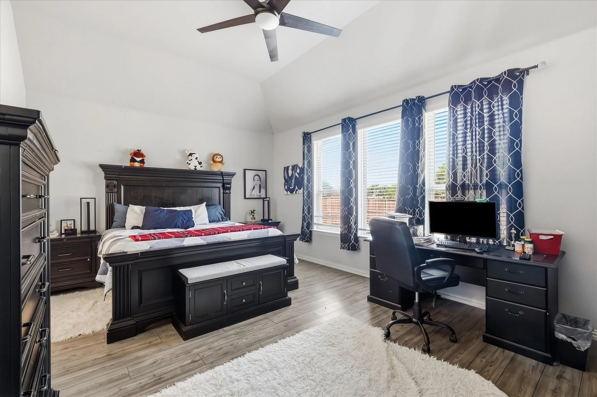 Single Family Residence For Sale in Denton County , 305 Kellan Court, Hickory Creek, Texas 75065, 4 Bedroom, 4 Bathroom, 3 Garage spaces, 2,586 Sqft, built in 2020, mls#21386272, Real Estate Agent in Hickory Creek, Homes For Sale in Denton county, Homes For Sale in Hickory Creek, Realtor in Hickory Creek Texas, Real Estate Brokerage Independent Realty Texas, Luminita Cordes Realtor