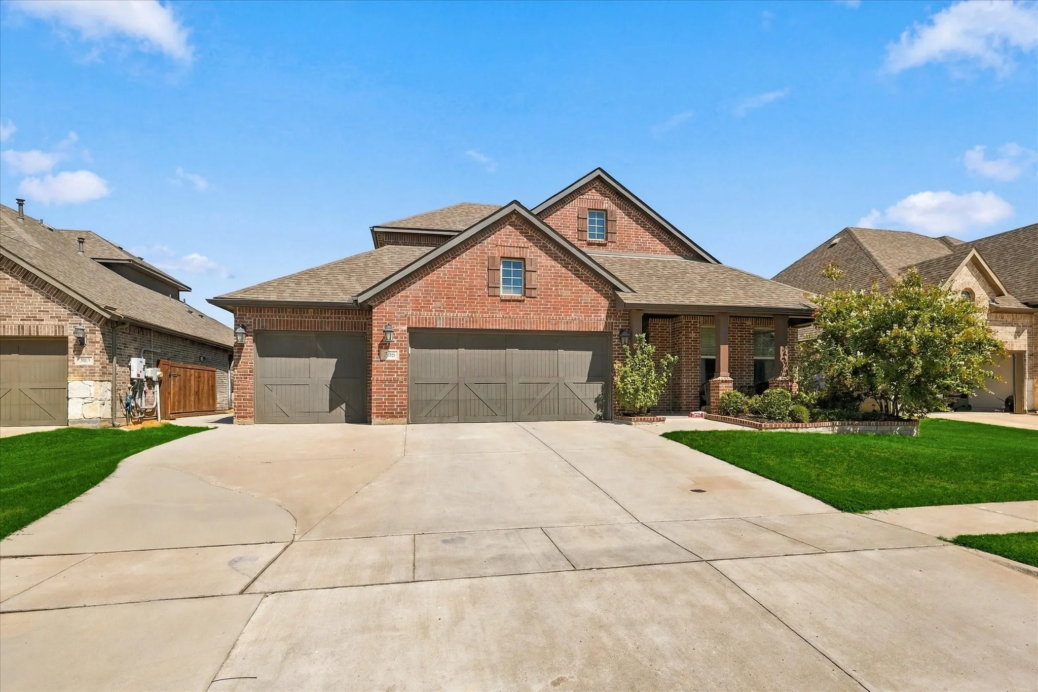 Single Family Residence For Sale in Denton County , 305 Kellan Court, Hickory Creek, Texas 75065, 4 Bedroom, 4 Bathroom, 3 Garage spaces, 2,586 Sqft, built in 2020, mls#21386272, Real Estate Agent in Hickory Creek, Homes For Sale in Denton county, Homes For Sale in Hickory Creek, Realtor in Hickory Creek Texas, Real Estate Brokerage Independent Realty Texas, Luminita Cordes Realtor
