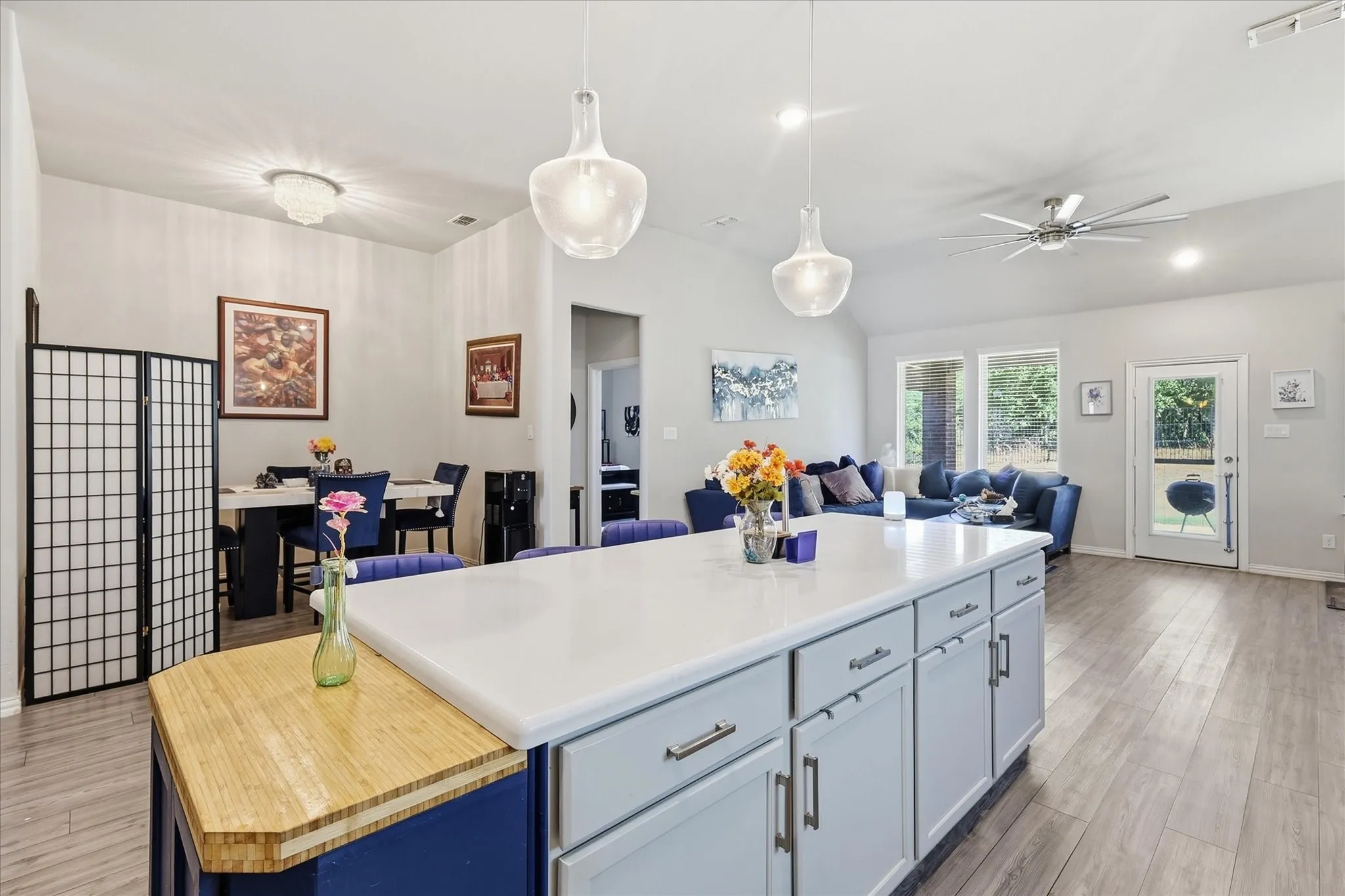 Single Family Residence For Sale in Denton County , 305 Kellan Court, Hickory Creek, Texas 75065, 4 Bedroom, 4 Bathroom, 3 Garage spaces, 2,586 Sqft, built in 2020, mls#21386272, Real Estate Agent in Hickory Creek, Homes For Sale in Denton county, Homes For Sale in Hickory Creek, Realtor in Hickory Creek Texas, Real Estate Brokerage Independent Realty Texas, Luminita Cordes Realtor