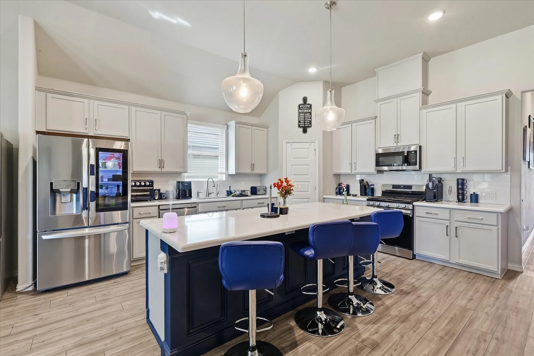 Single Family Residence For Sale in Denton County , 305 Kellan Court, Hickory Creek, Texas 75065, 4 Bedroom, 4 Bathroom, 3 Garage spaces, 2,586 Sqft, built in 2020, mls#21386272, Real Estate Agent in Hickory Creek, Homes For Sale in Denton county, Homes For Sale in Hickory Creek, Realtor in Hickory Creek Texas, Real Estate Brokerage Independent Realty Texas, Luminita Cordes Realtor