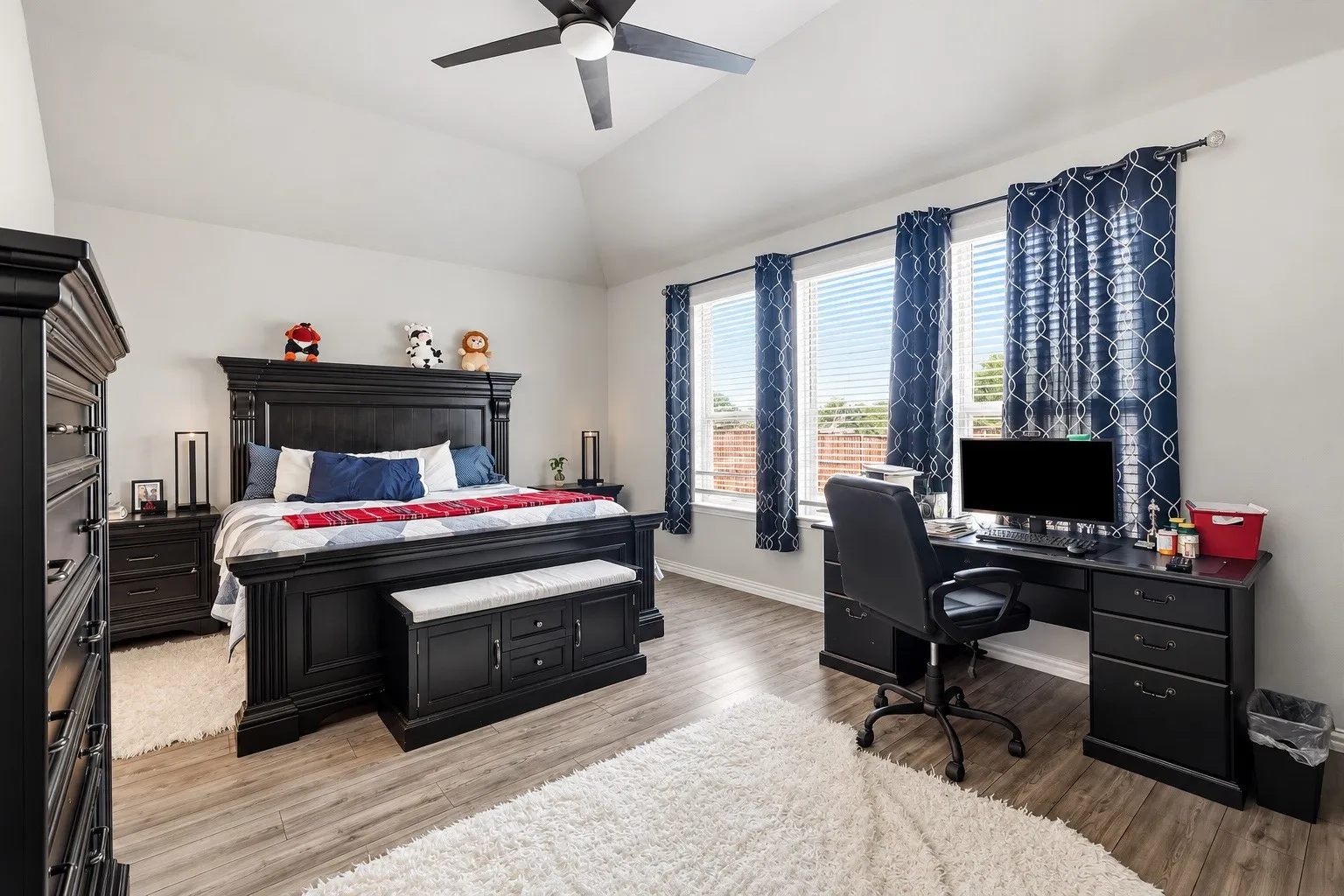 Single Family Residence For Sale in Denton County , 305 Kellan Court, Hickory Creek, Texas 75065, 4 Bedroom, 4 Bathroom, 3 Garage spaces, 2,586 Sqft, built in 2020, mls#21386272, Real Estate Agent in Hickory Creek, Homes For Sale in Denton county, Homes For Sale in Hickory Creek, Realtor in Hickory Creek Texas, Real Estate Brokerage Independent Realty Texas, Luminita Cordes Realtor