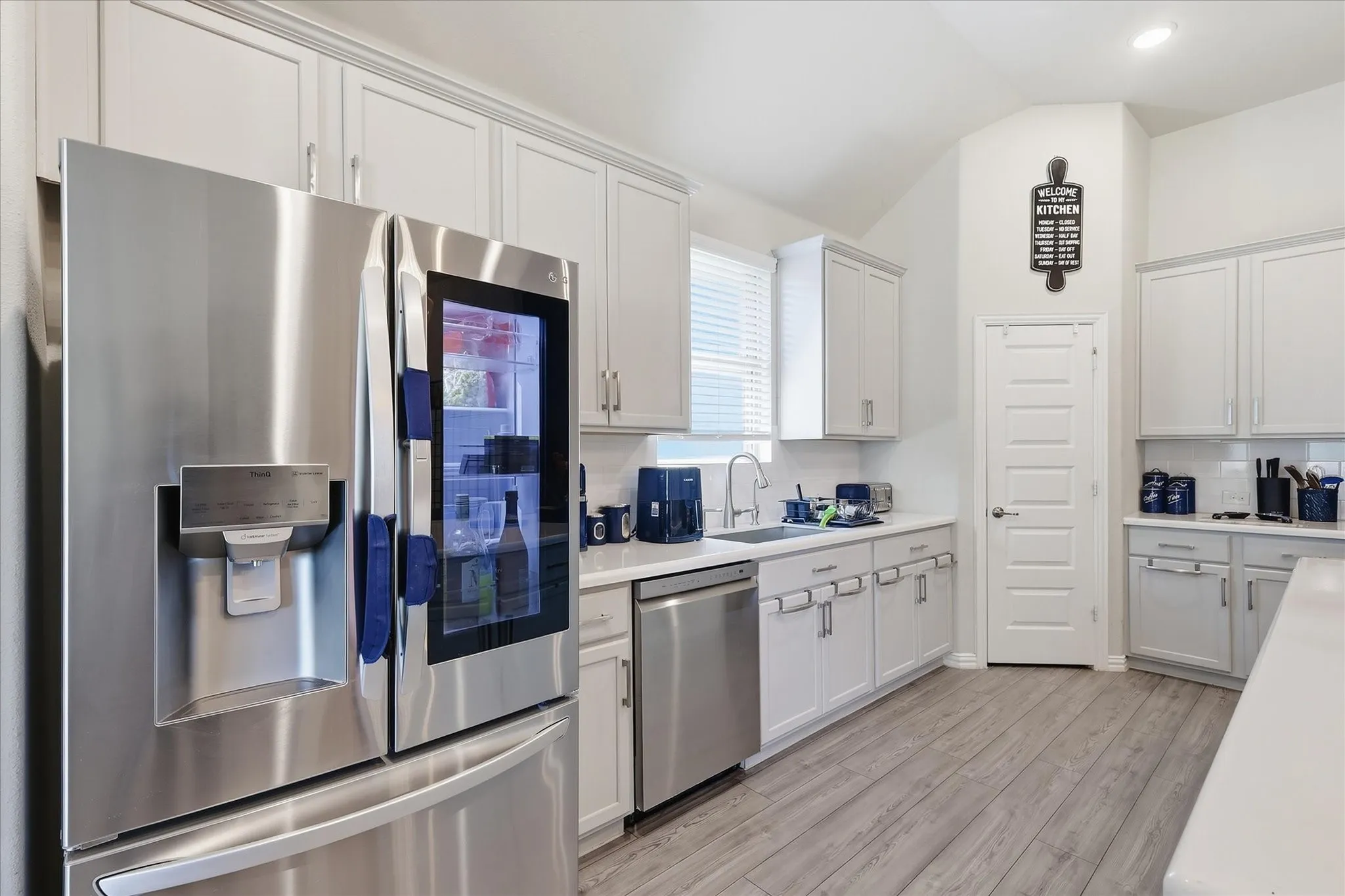 Single Family Residence For Sale in Denton County , 305 Kellan Court, Hickory Creek, Texas 75065, 4 Bedroom, 4 Bathroom, 3 Garage spaces, 2,586 Sqft, built in 2020, mls#21386272, Real Estate Agent in Hickory Creek, Homes For Sale in Denton county, Homes For Sale in Hickory Creek, Realtor in Hickory Creek Texas, Real Estate Brokerage Independent Realty Texas, Luminita Cordes Realtor