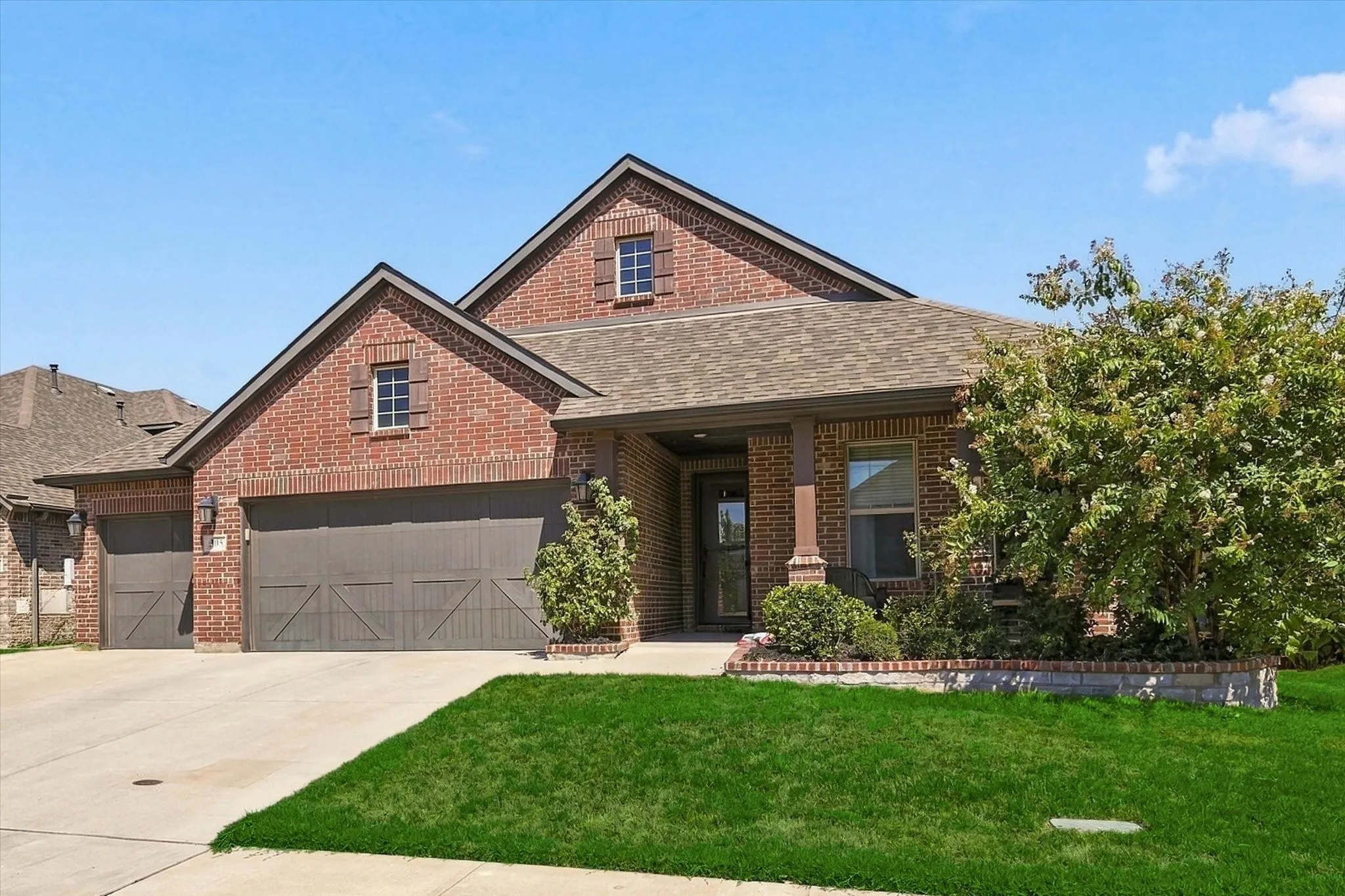 Single Family Residence For Sale in Denton County , 305 Kellan Court, Hickory Creek, Texas 75065, 4 Bedroom, 4 Bathroom, 3 Garage spaces, 2,586 Sqft, built in 2020, mls#21386272, Real Estate Agent in Hickory Creek, Homes For Sale in Denton county, Homes For Sale in Hickory Creek, Realtor in Hickory Creek Texas, Real Estate Brokerage Independent Realty Texas, Luminita Cordes Realtor
