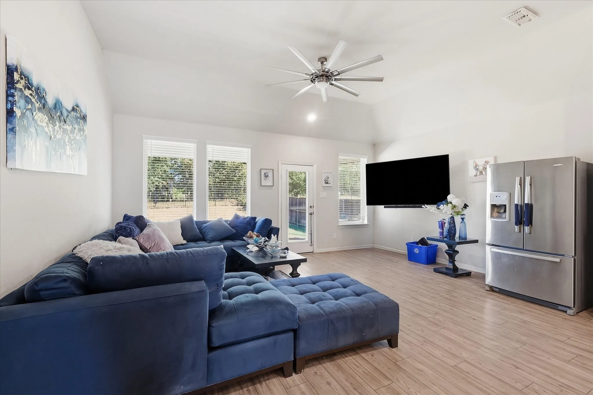 Single Family Residence For Sale in Denton County , 305 Kellan Court, Hickory Creek, Texas 75065, 4 Bedroom, 4 Bathroom, 3 Garage spaces, 2,586 Sqft, built in 2020, mls#21386272, Real Estate Agent in Hickory Creek, Homes For Sale in Denton county, Homes For Sale in Hickory Creek, Realtor in Hickory Creek Texas, Real Estate Brokerage Independent Realty Texas, Luminita Cordes Realtor