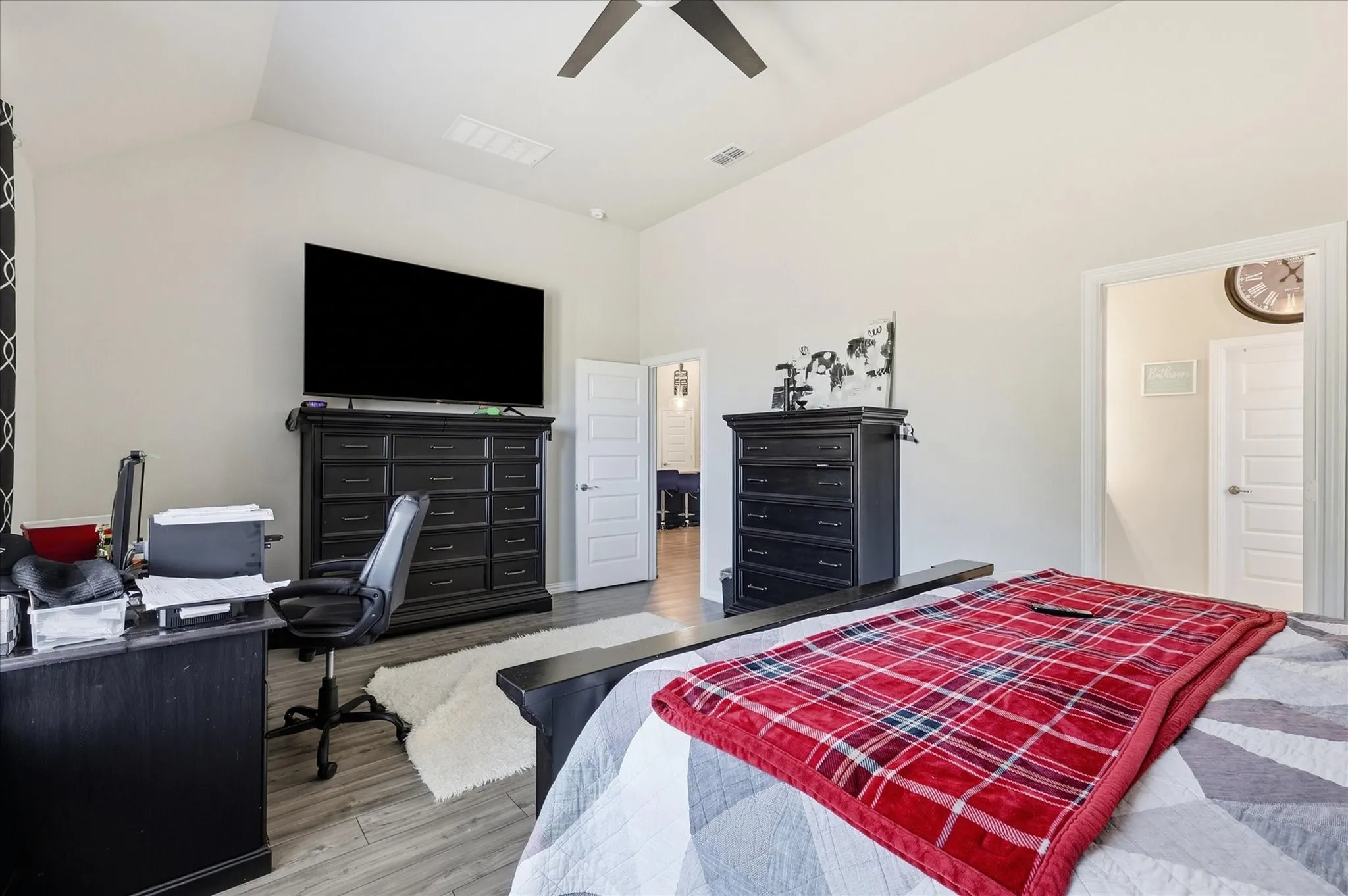Single Family Residence For Sale in Denton County , 305 Kellan Court, Hickory Creek, Texas 75065, 4 Bedroom, 4 Bathroom, 3 Garage spaces, 2,586 Sqft, built in 2020, mls#21386272, Real Estate Agent in Hickory Creek, Homes For Sale in Denton county, Homes For Sale in Hickory Creek, Realtor in Hickory Creek Texas, Real Estate Brokerage Independent Realty Texas, Luminita Cordes Realtor