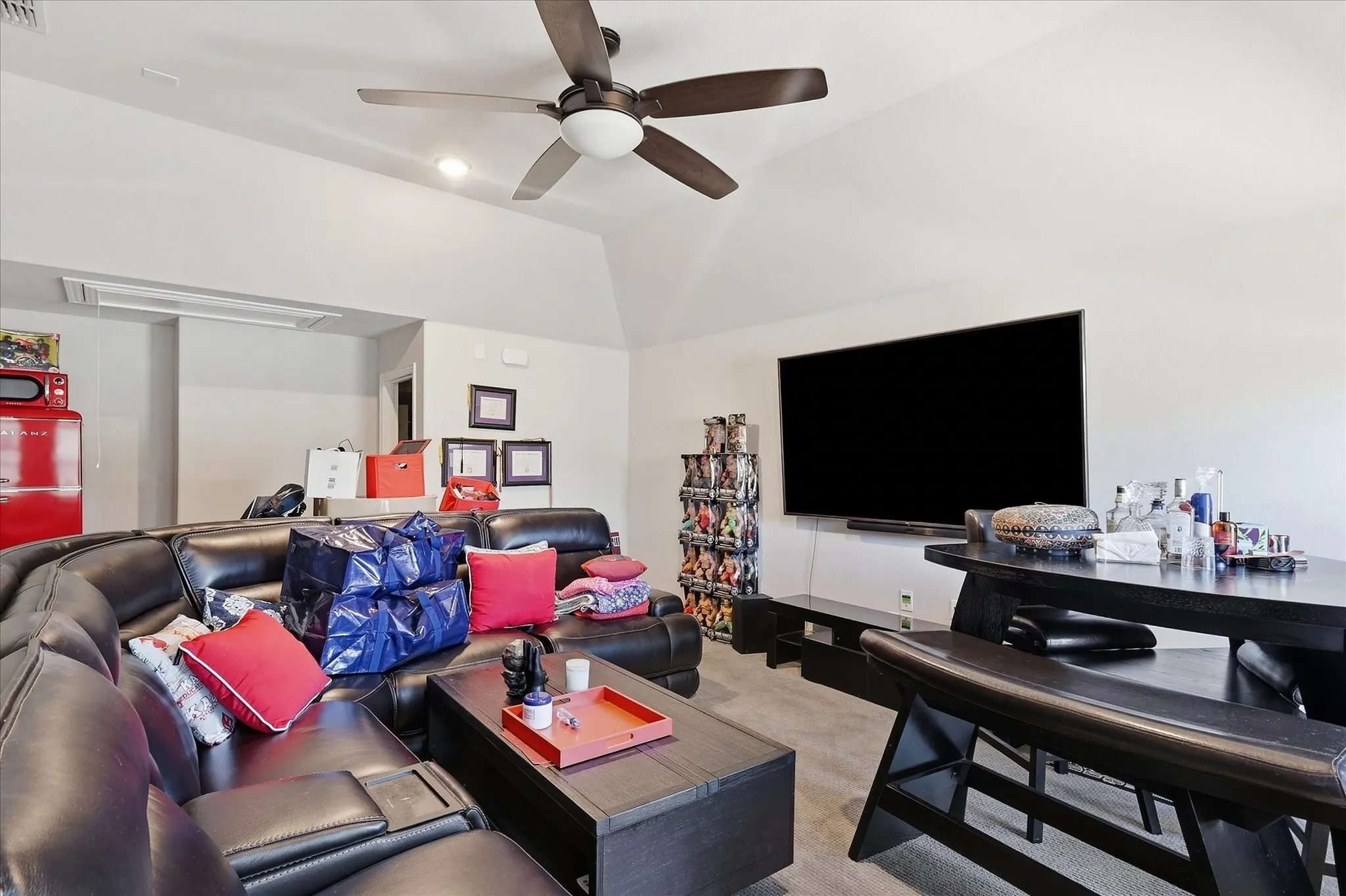 Single Family Residence For Sale in Denton County , 305 Kellan Court, Hickory Creek, Texas 75065, 4 Bedroom, 4 Bathroom, 3 Garage spaces, 2,586 Sqft, built in 2020, mls#21386272, Real Estate Agent in Hickory Creek, Homes For Sale in Denton county, Homes For Sale in Hickory Creek, Realtor in Hickory Creek Texas, Real Estate Brokerage Independent Realty Texas, Luminita Cordes Realtor