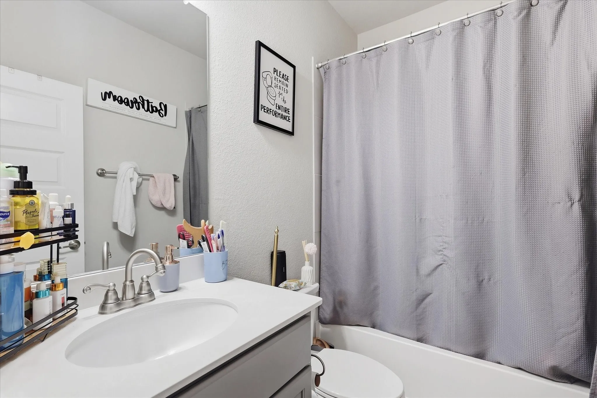 Single Family Residence For Sale in Denton County , 305 Kellan Court, Hickory Creek, Texas 75065, 4 Bedroom, 4 Bathroom, 3 Garage spaces, 2,586 Sqft, built in 2020, mls#21386272, Real Estate Agent in Hickory Creek, Homes For Sale in Denton county, Homes For Sale in Hickory Creek, Realtor in Hickory Creek Texas, Real Estate Brokerage Independent Realty Texas, Luminita Cordes Realtor