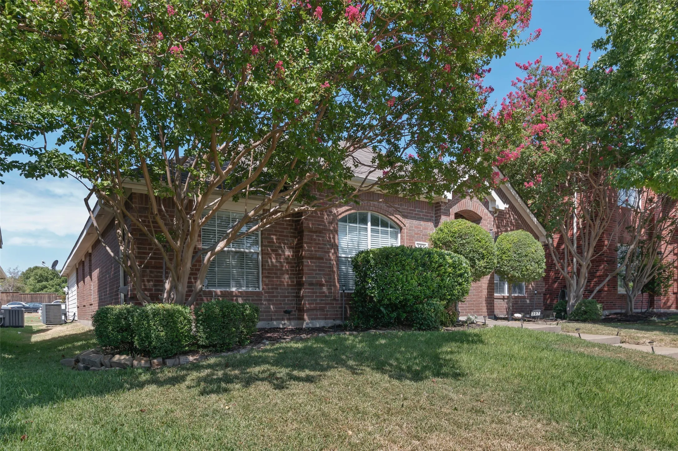 Single Family Residence For Sale in Collin County , 307 Trailwood Drive, Allen, Texas 75002, 4 Bedroom, 2 Bathroom, 2 Garage spaces, 1,783 Sqft, built in 1999, mls#21385672, Real Estate Agent in Allen, Homes For Sale in Collin county, Homes For Sale in Allen, Realtor in Allen Texas, Real Estate Brokerage Independent Realty Texas, Luminita Cordes Realtor