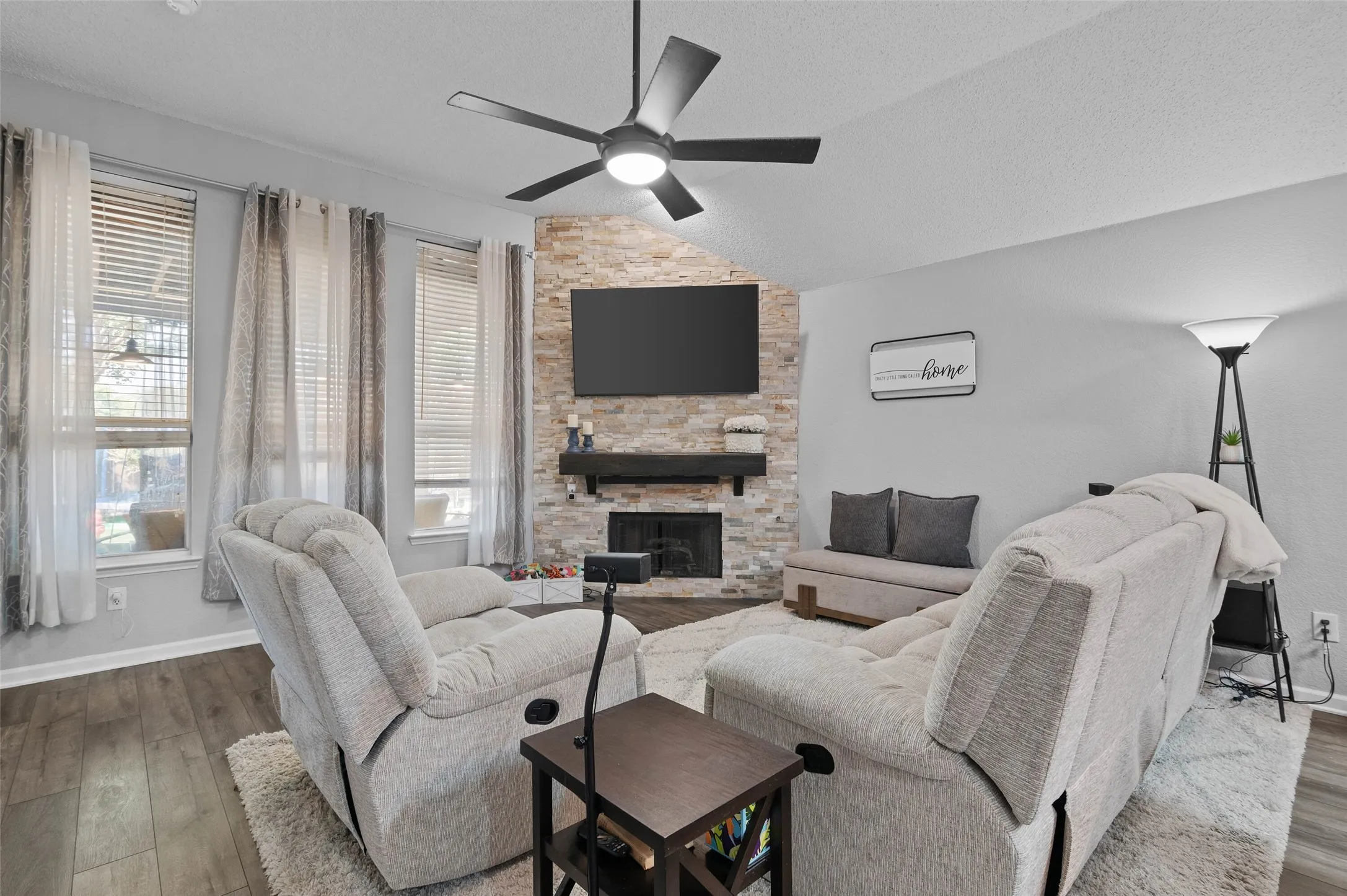Single Family Residence For Sale in Collin County , 307 Trailwood Drive, Allen, Texas 75002, 4 Bedroom, 2 Bathroom, 2 Garage spaces, 1,783 Sqft, built in 1999, mls#21385672, Real Estate Agent in Allen, Homes For Sale in Collin county, Homes For Sale in Allen, Realtor in Allen Texas, Real Estate Brokerage Independent Realty Texas, Luminita Cordes Realtor