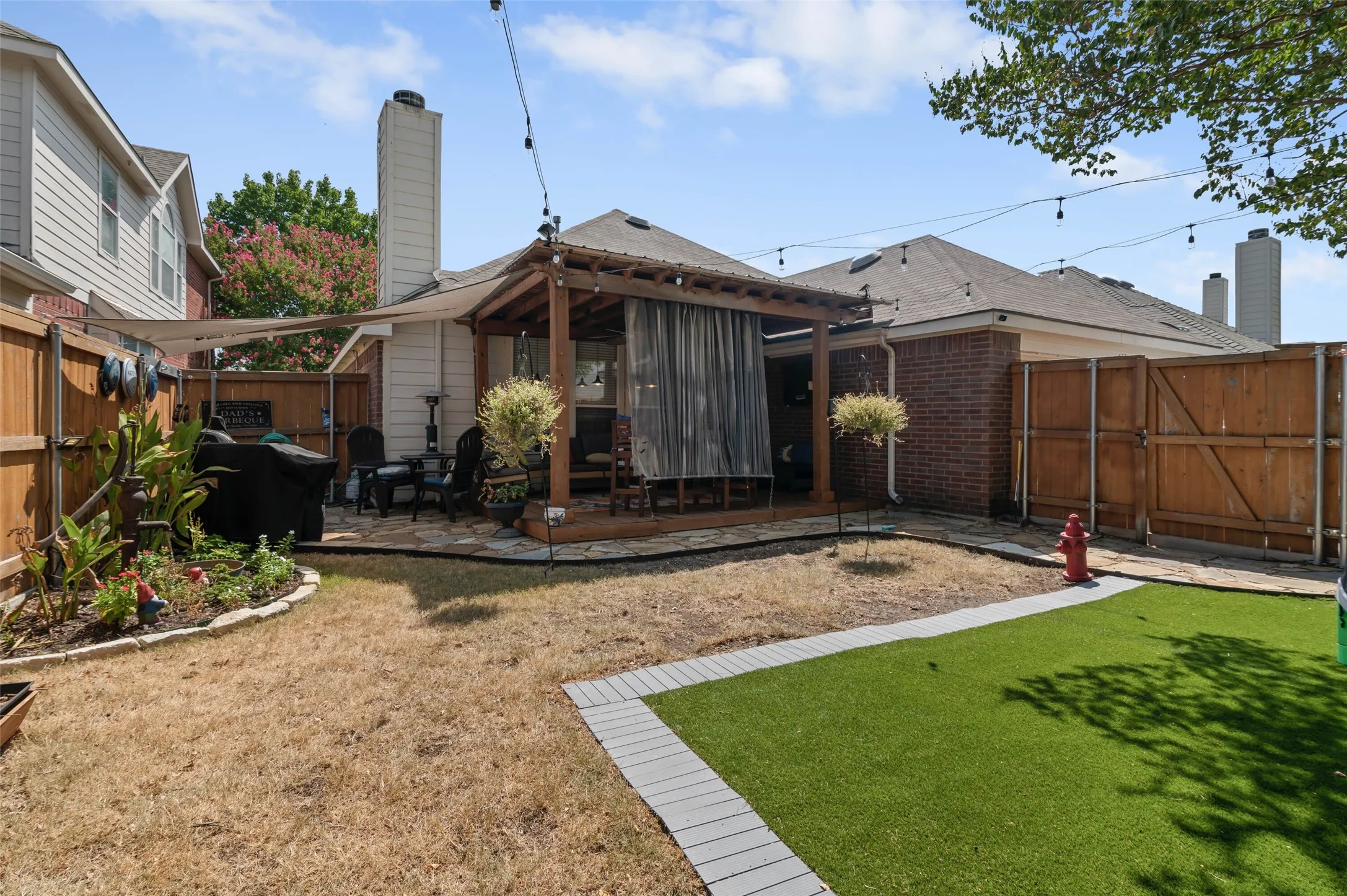 Single Family Residence For Sale in Collin County , 307 Trailwood Drive, Allen, Texas 75002, 4 Bedroom, 2 Bathroom, 2 Garage spaces, 1,783 Sqft, built in 1999, mls#21385672, Real Estate Agent in Allen, Homes For Sale in Collin county, Homes For Sale in Allen, Realtor in Allen Texas, Real Estate Brokerage Independent Realty Texas, Luminita Cordes Realtor