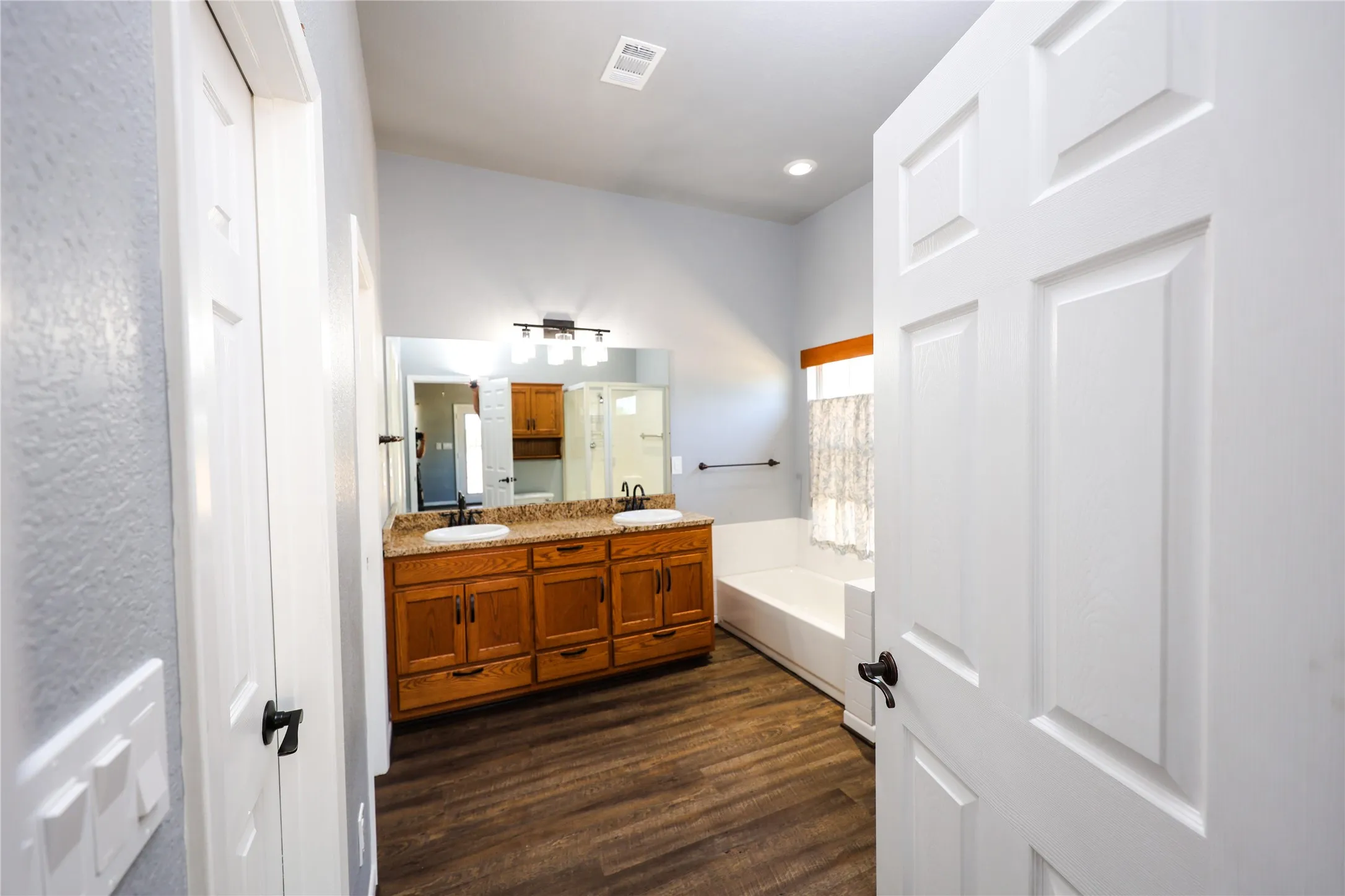 Farm For Sale in Mills County , 1400 Fm 574 W, Mullin, Texas 76864, 2 Bedroom, 2 Bathroom, Garage spaces, 1,420 Sqft, built in 2003, mls#21388639, Real Estate Agent in Mullin, Homes For Sale in Mills county, Homes For Sale in Mullin, Realtor in Mullin Texas, Real Estate Brokerage Independent Realty Texas, Luminita Cordes Realtor