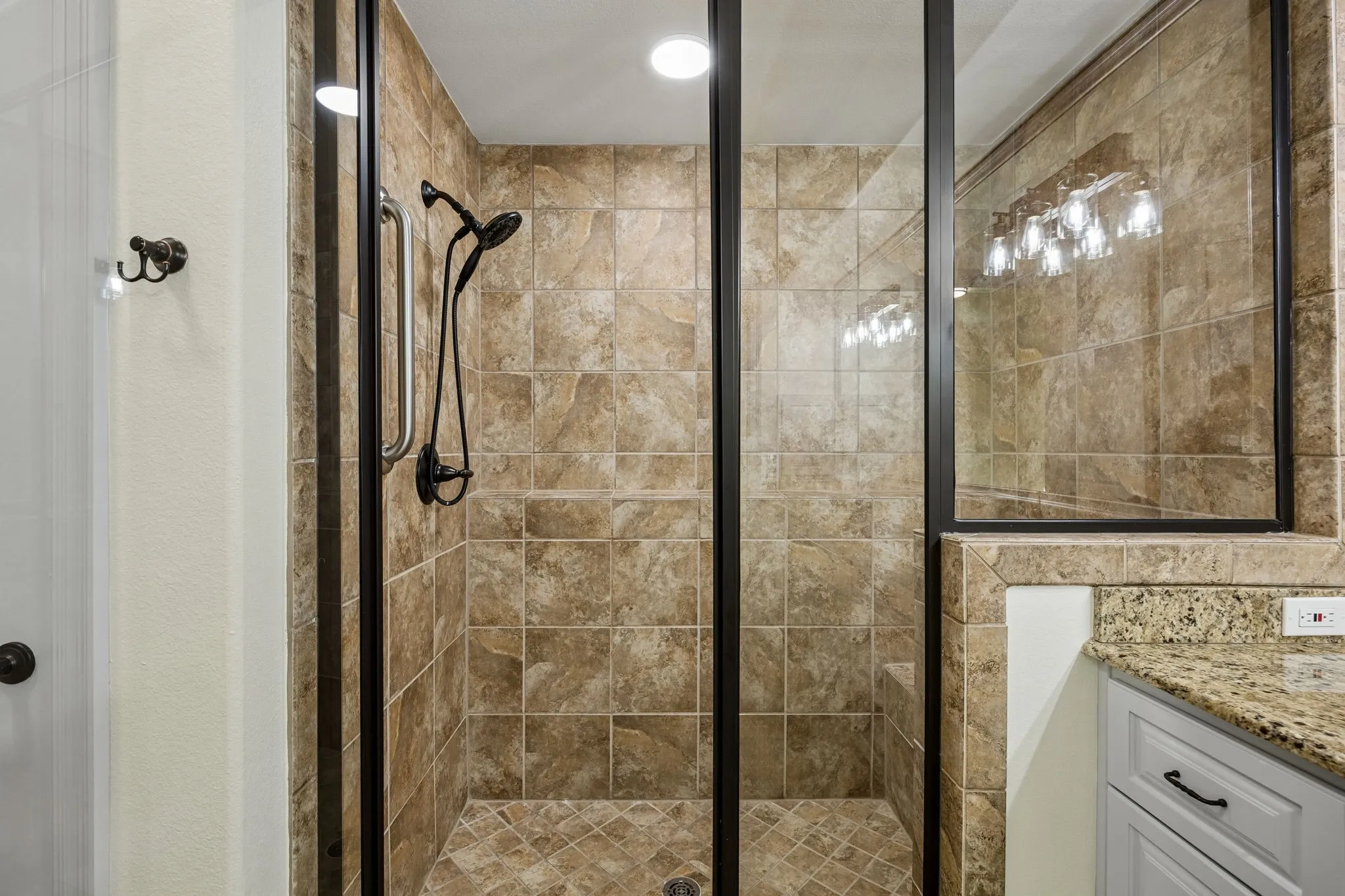 Condominium For Sale in Tarrant County , 301 Watermere Drive 222, Southlake, Texas 76092, 1 Bedroom, 2 Bathroom, Garage spaces, 1,200 Sqft, built in 2008, mls#21388747, Real Estate Agent in Southlake, Homes For Sale in Tarrant county, Homes For Sale in Southlake, Realtor in Southlake Texas, Real Estate Brokerage Independent Realty Texas, Luminita Cordes Realtor