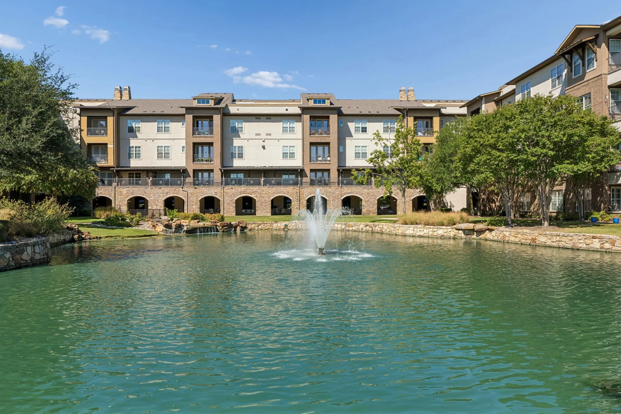 Condominium For Sale in Tarrant County , 301 Watermere Drive 222, Southlake, Texas 76092, 1 Bedroom, 2 Bathroom, Garage spaces, 1,200 Sqft, built in 2008, mls#21388747, Real Estate Agent in Southlake, Homes For Sale in Tarrant county, Homes For Sale in Southlake, Realtor in Southlake Texas, Real Estate Brokerage Independent Realty Texas, Luminita Cordes Realtor