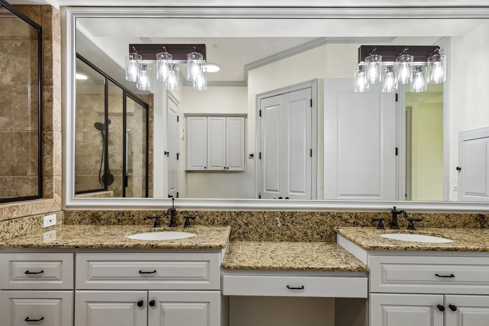 Condominium For Sale in Tarrant County , 301 Watermere Drive 222, Southlake, Texas 76092, 1 Bedroom, 2 Bathroom, Garage spaces, 1,200 Sqft, built in 2008, mls#21388747, Real Estate Agent in Southlake, Homes For Sale in Tarrant county, Homes For Sale in Southlake, Realtor in Southlake Texas, Real Estate Brokerage Independent Realty Texas, Luminita Cordes Realtor